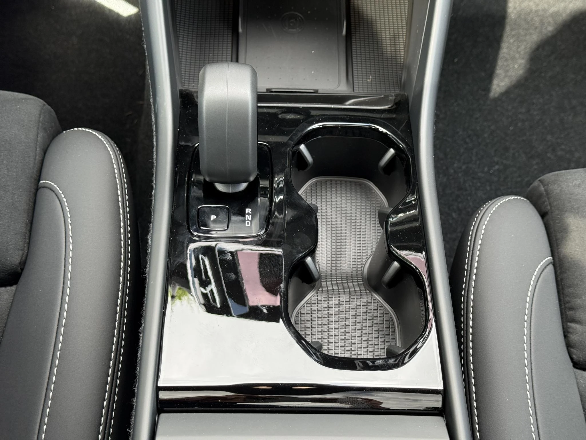 Volvo-EC40-image-23