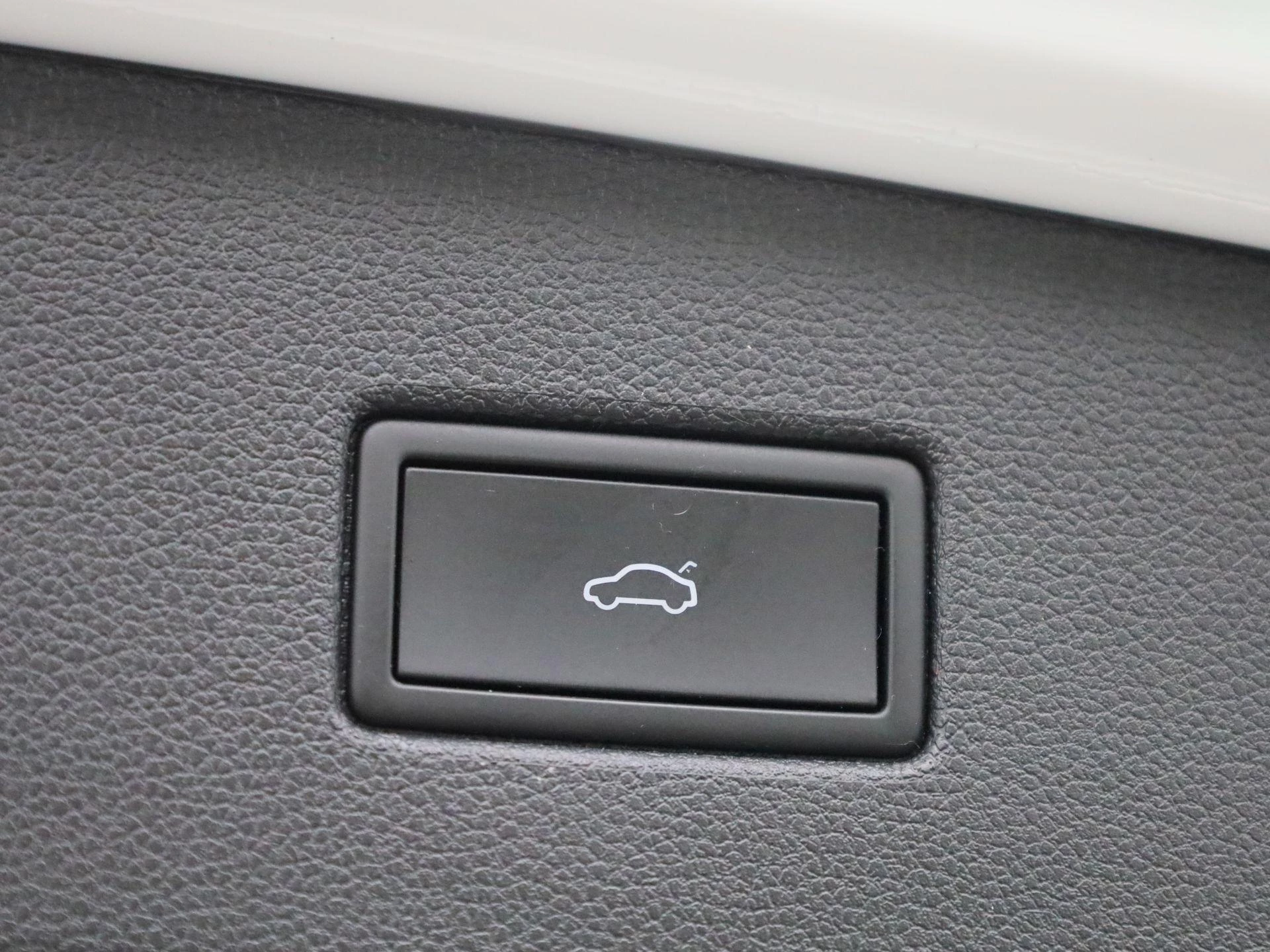 Volkswagen-Tiguan-image-14