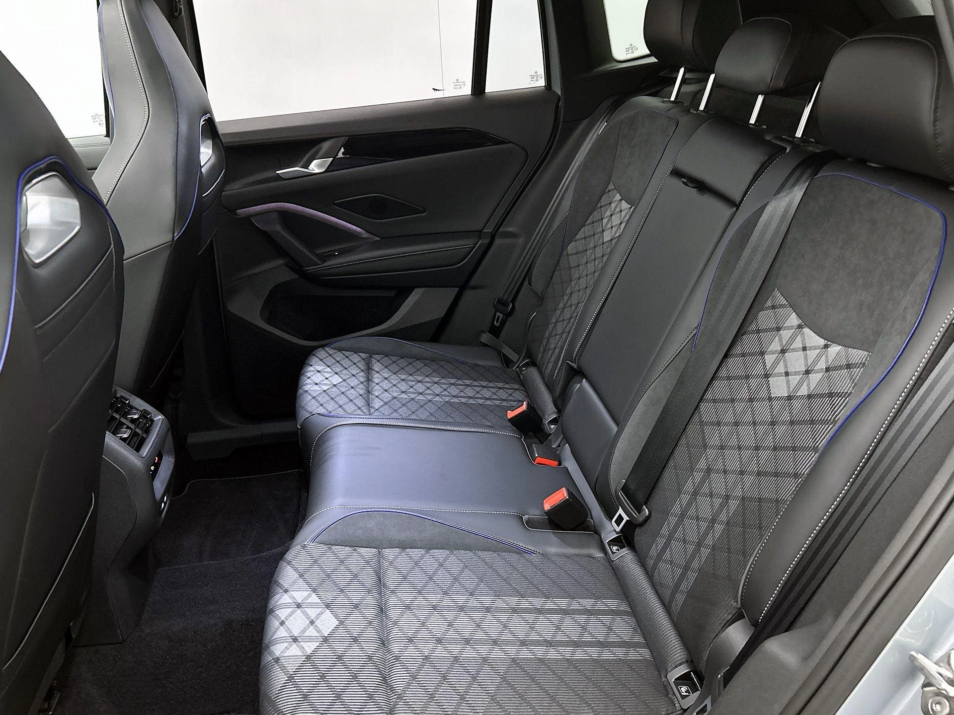 Volkswagen-Tiguan-image-34