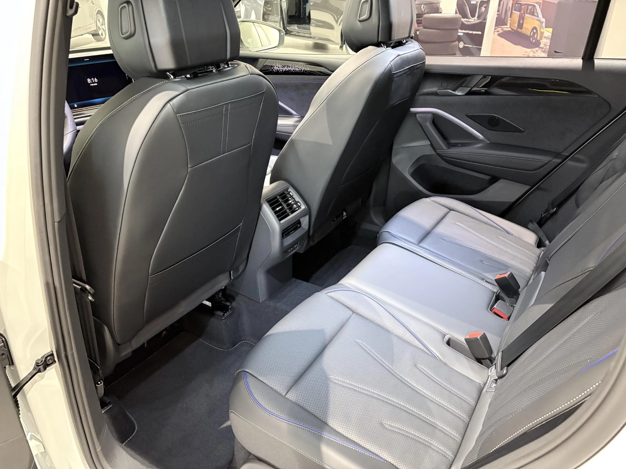 Volkswagen-Tiguan-image-12