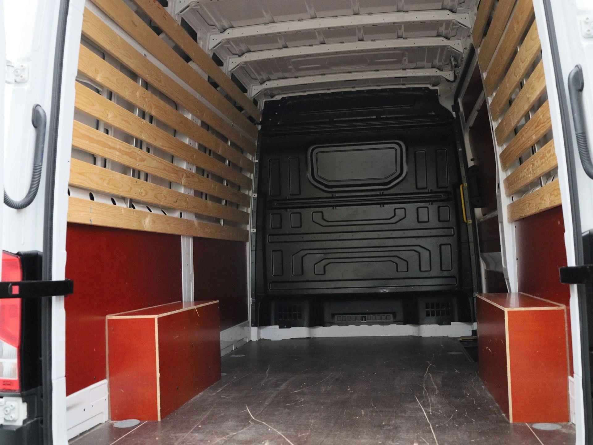 Volkswagen-Crafter-image-16