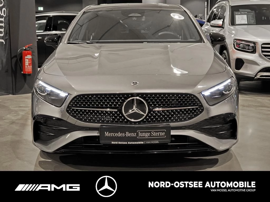 Mercedes-Benz A-Klasse 200 AMG SPECIAL EDITION KAMERA PANO SHZ NIGHT AMG