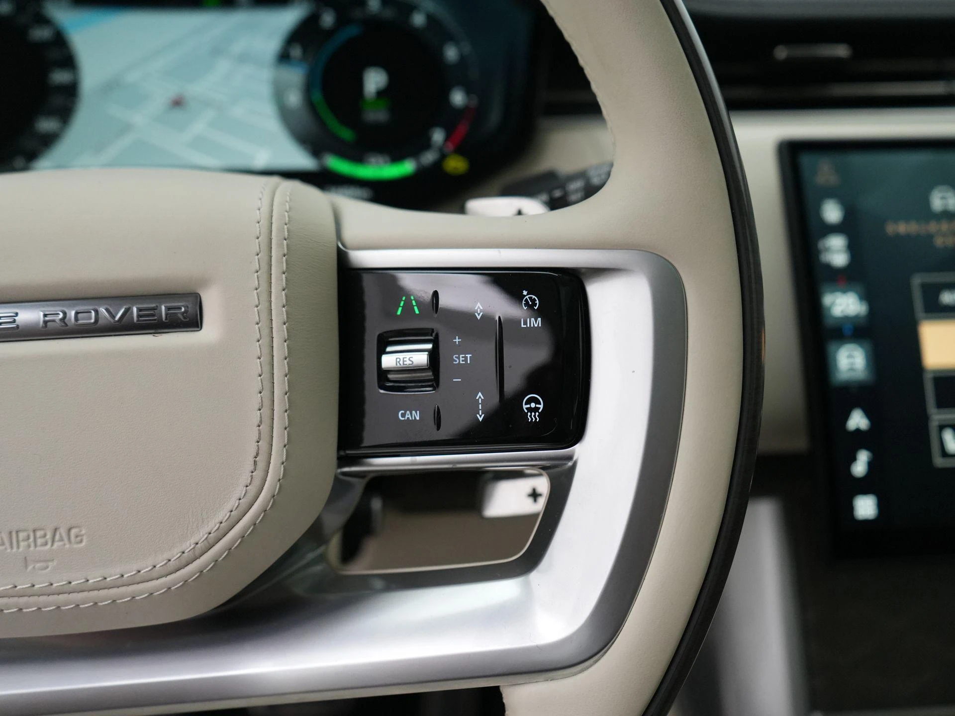 Land Rover-Range Rover-image-13