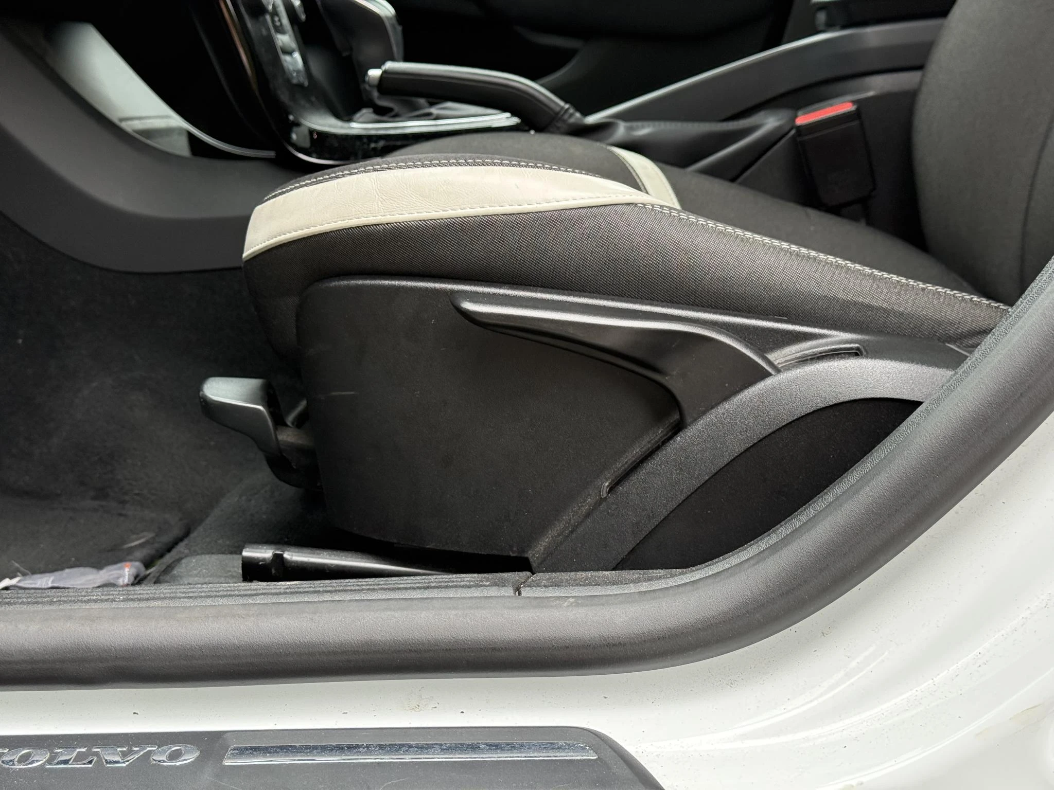 Volvo-V40-image-15
