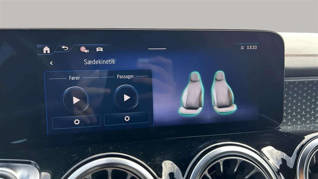Mercedes-Benz-EQB-image-17