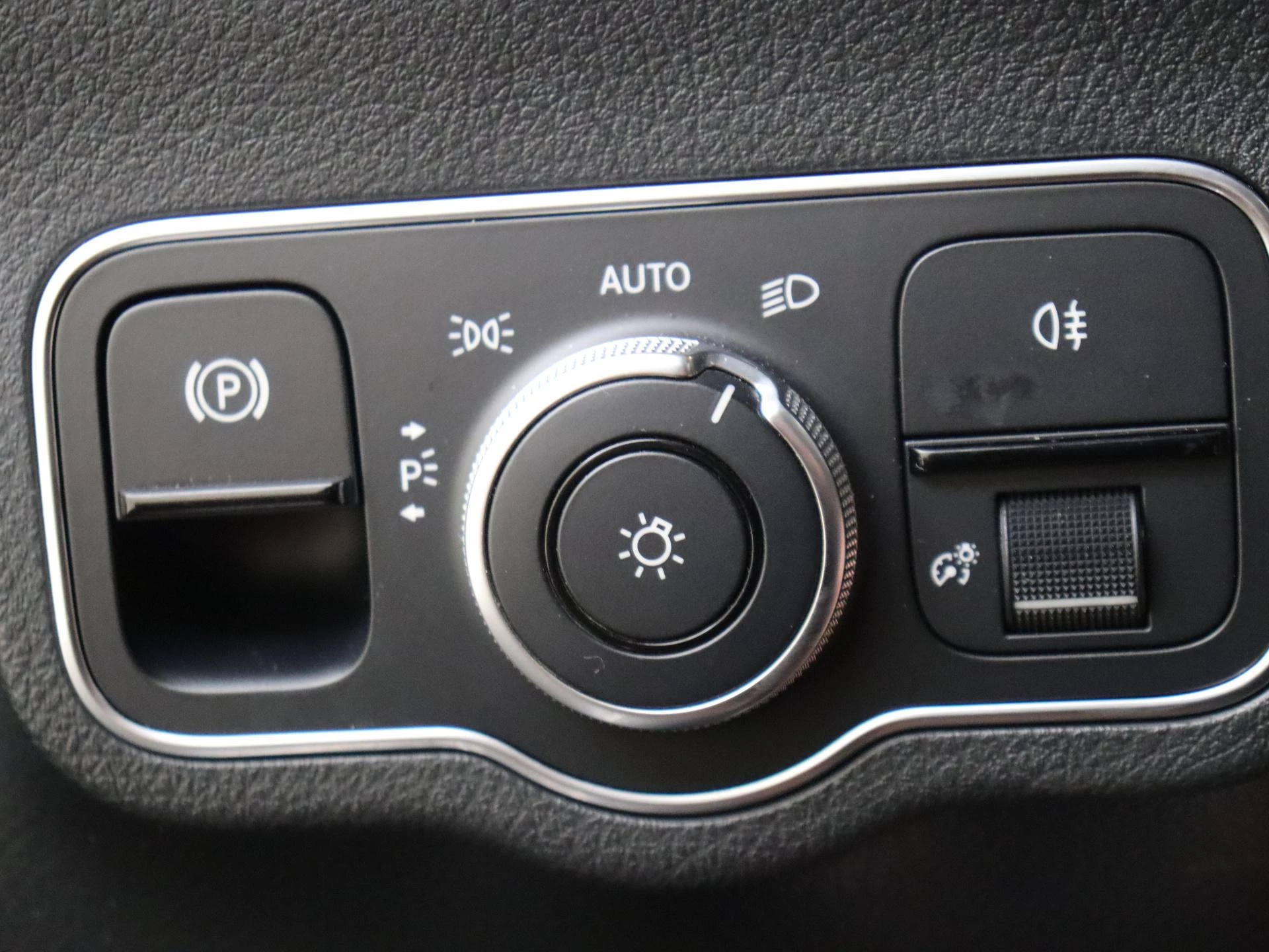 Mercedes-Benz-B-Klasse-image-24
