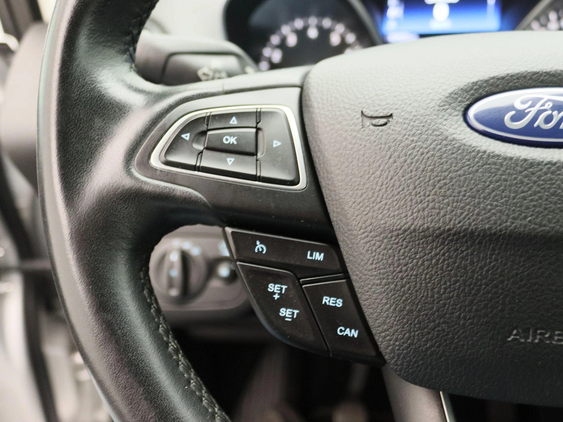 Ford-C-MAX-image-19