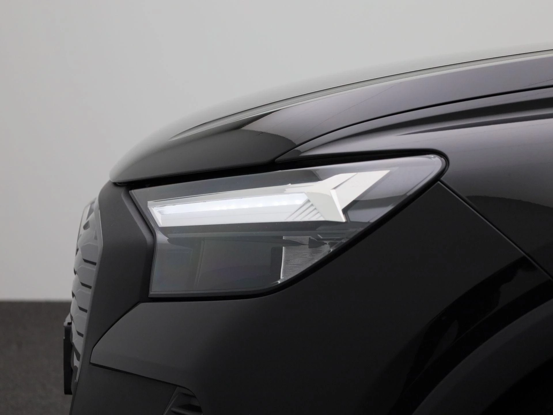 Audi-Q4 e-tron-image-15