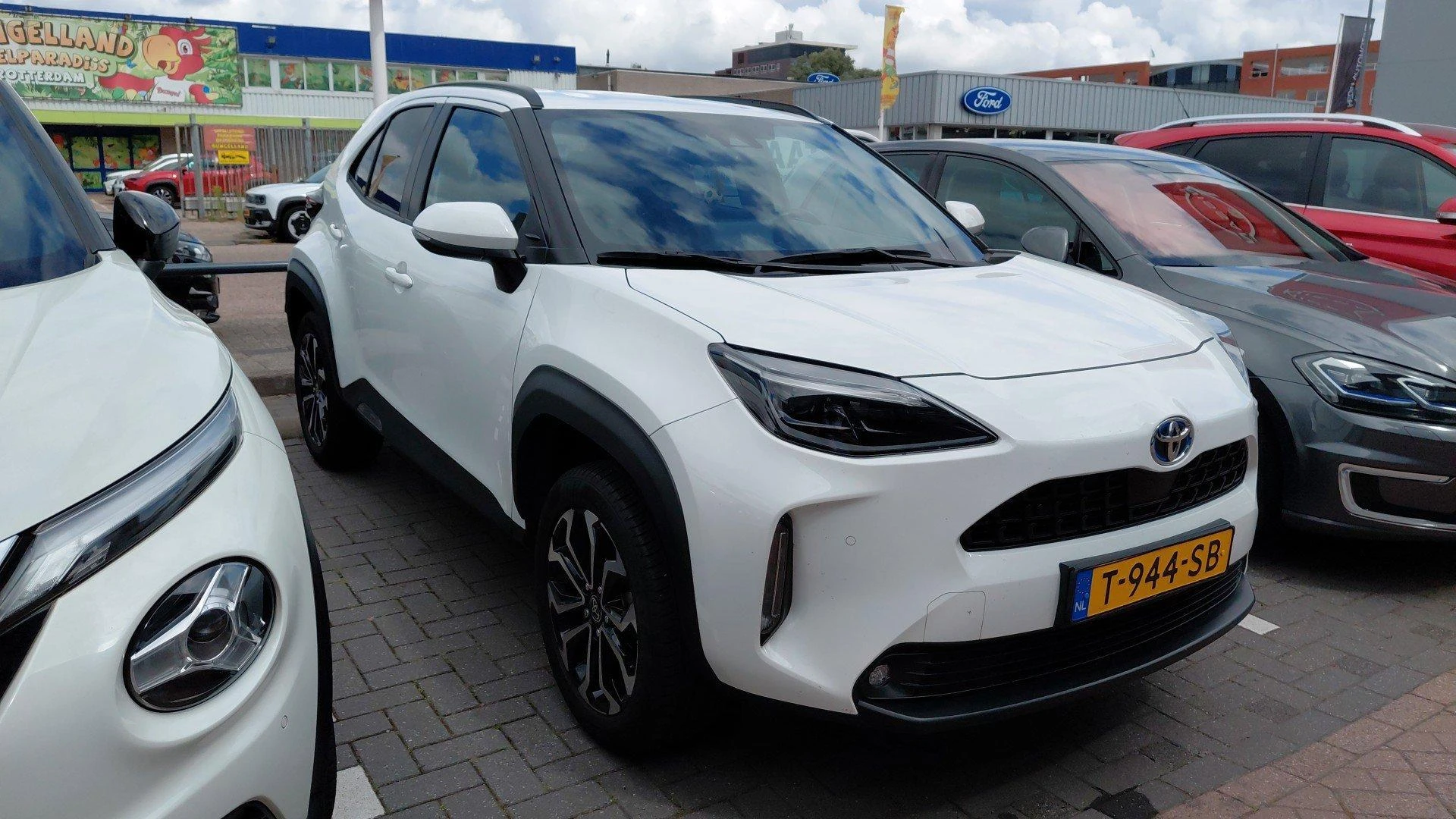 Toyota-Yaris Cross-image-4