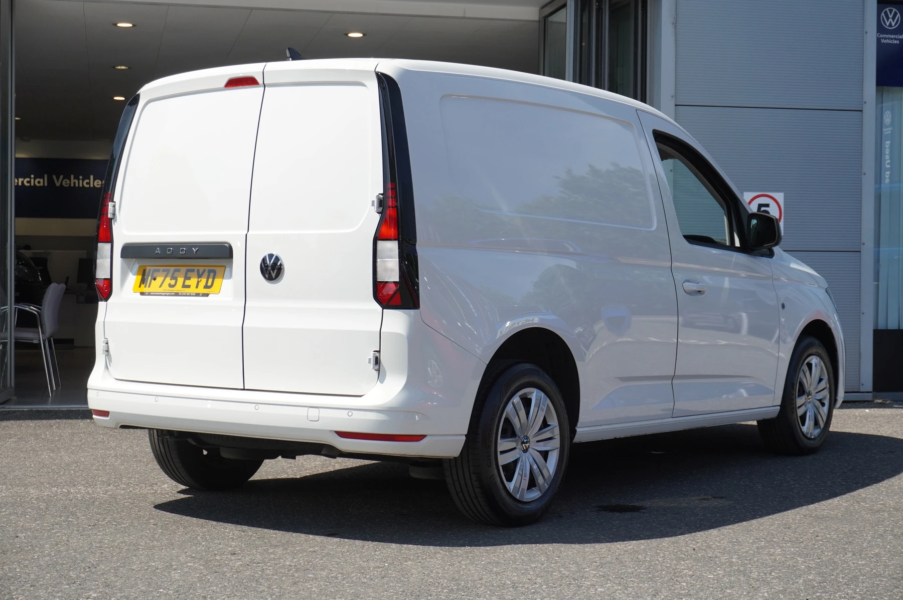 Volkswagen-Caddy-image-24