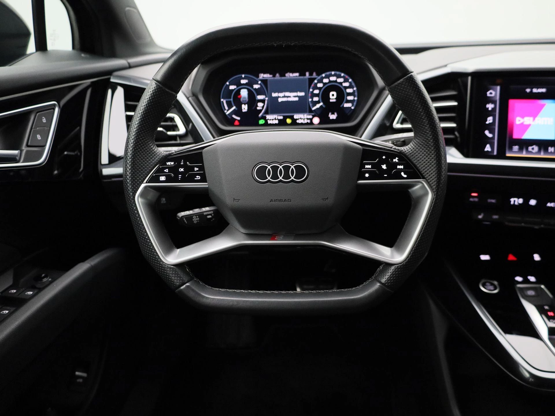 Audi-Q4 e-tron-image-6