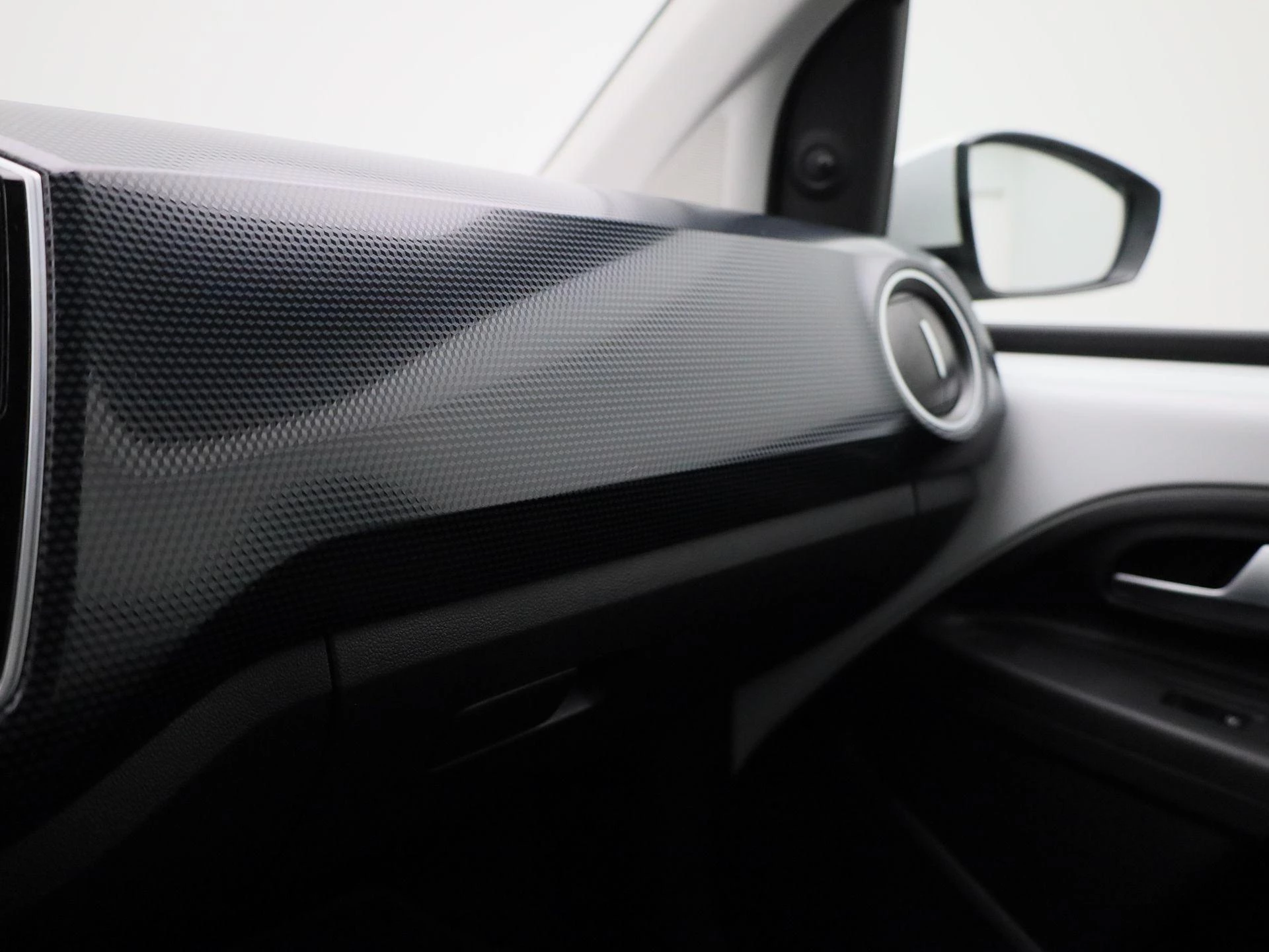Volkswagen-up!-image-18