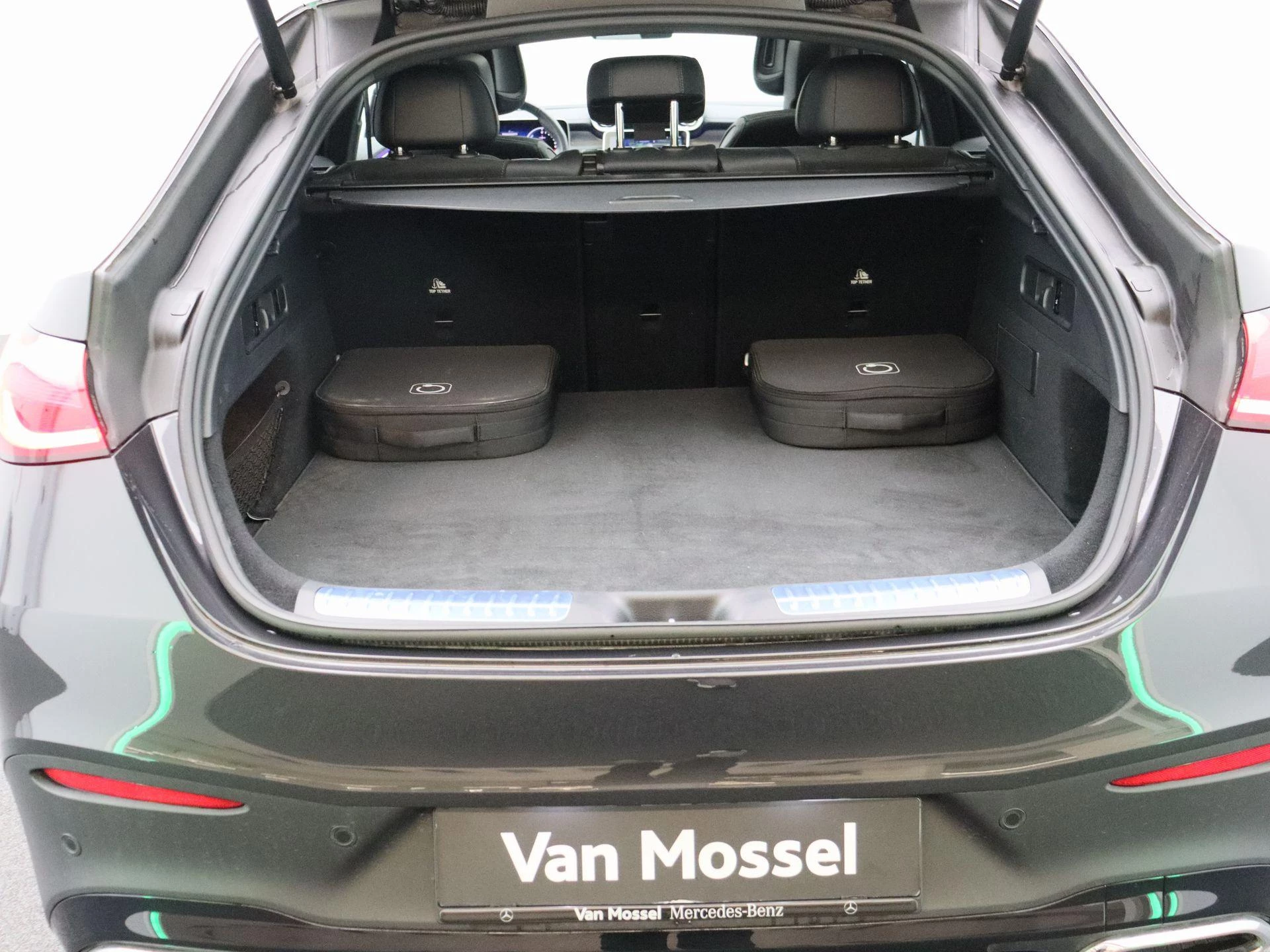 Mercedes-Benz GLC 300 e Coupé AMG Line + PANORAMISCH DAK + DIGITAL LIGHT + NIGHTPAKKET +