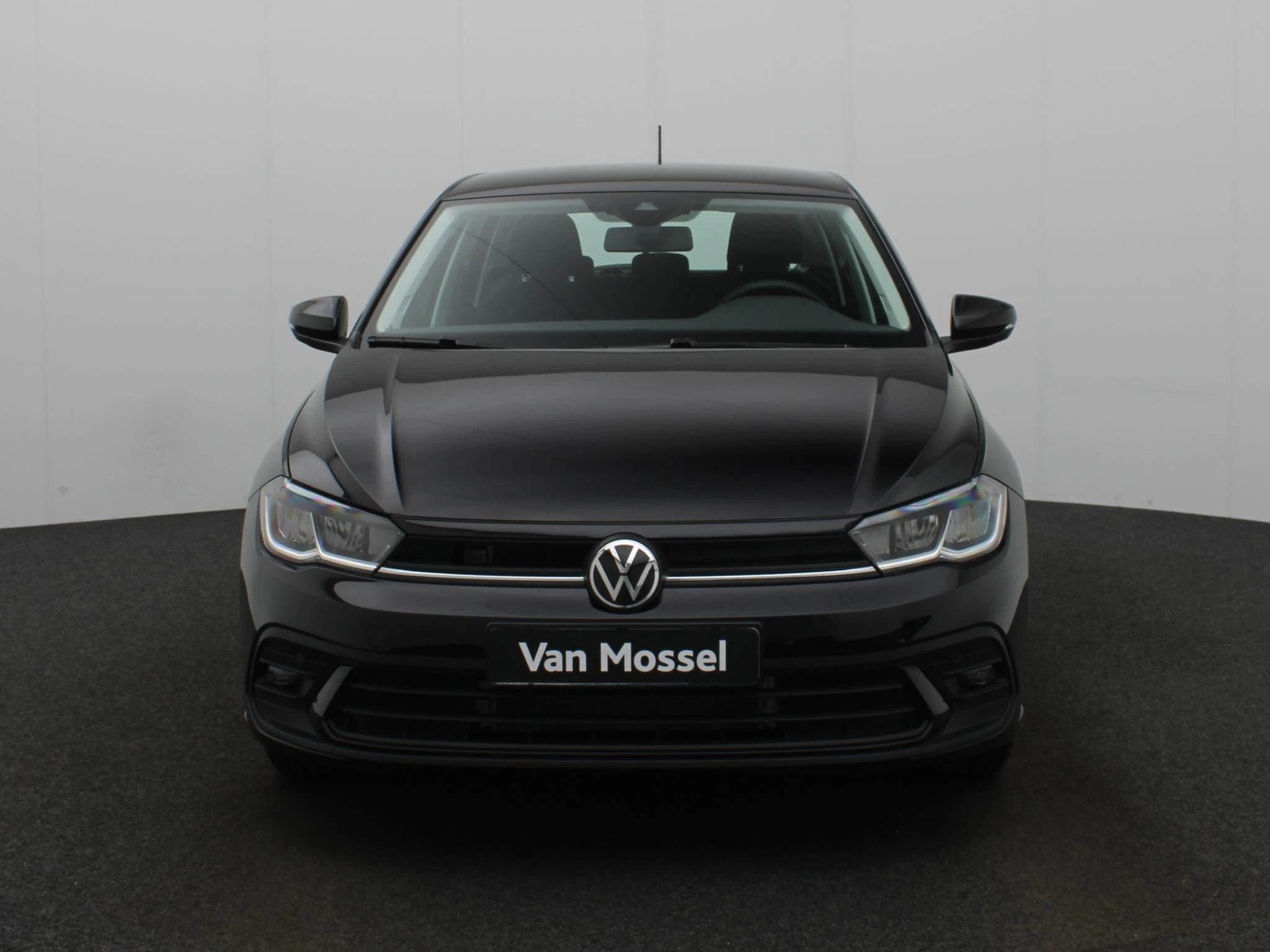 Volkswagen-Polo-image-2