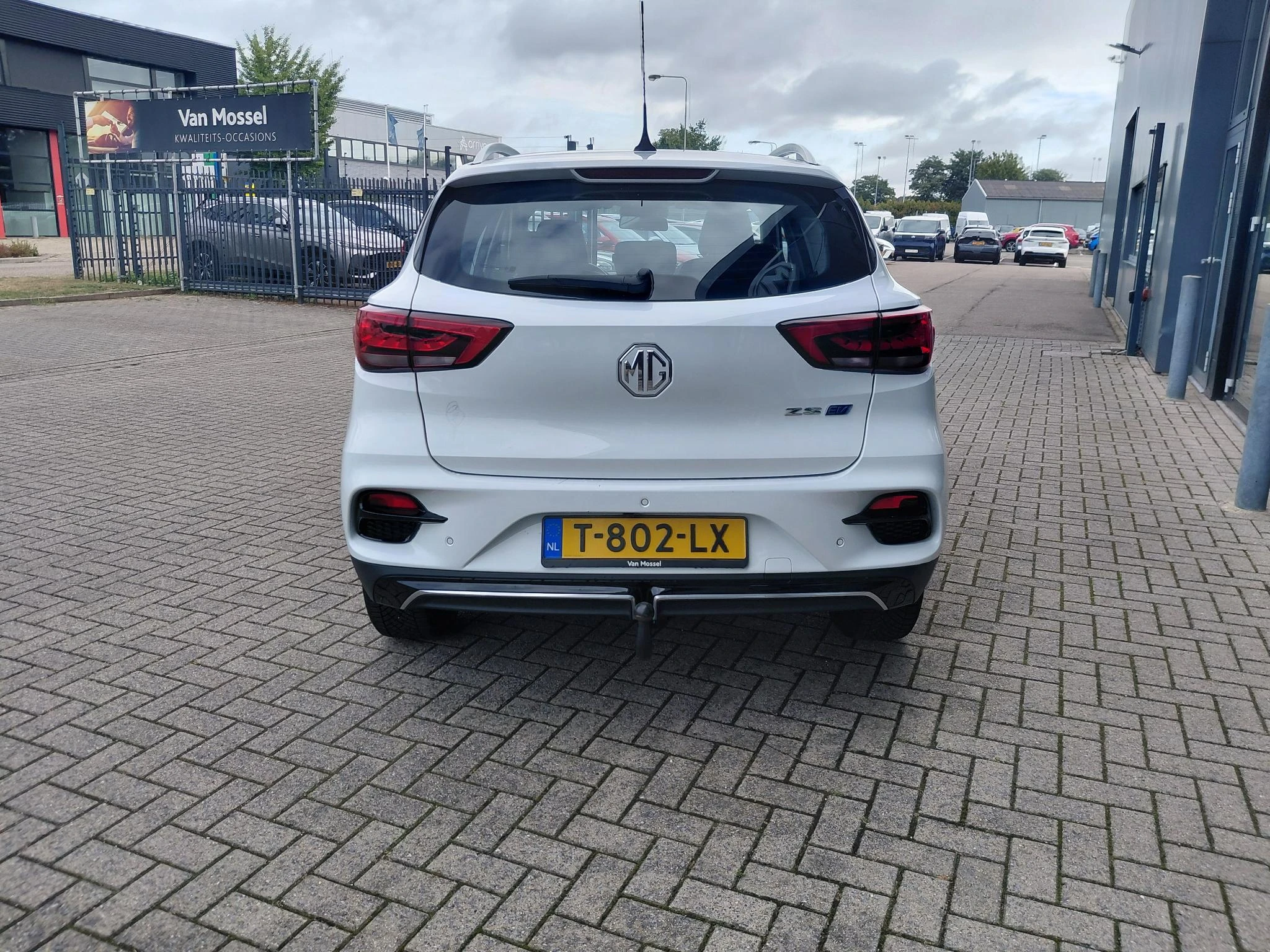 MG-ZS EV-image-4