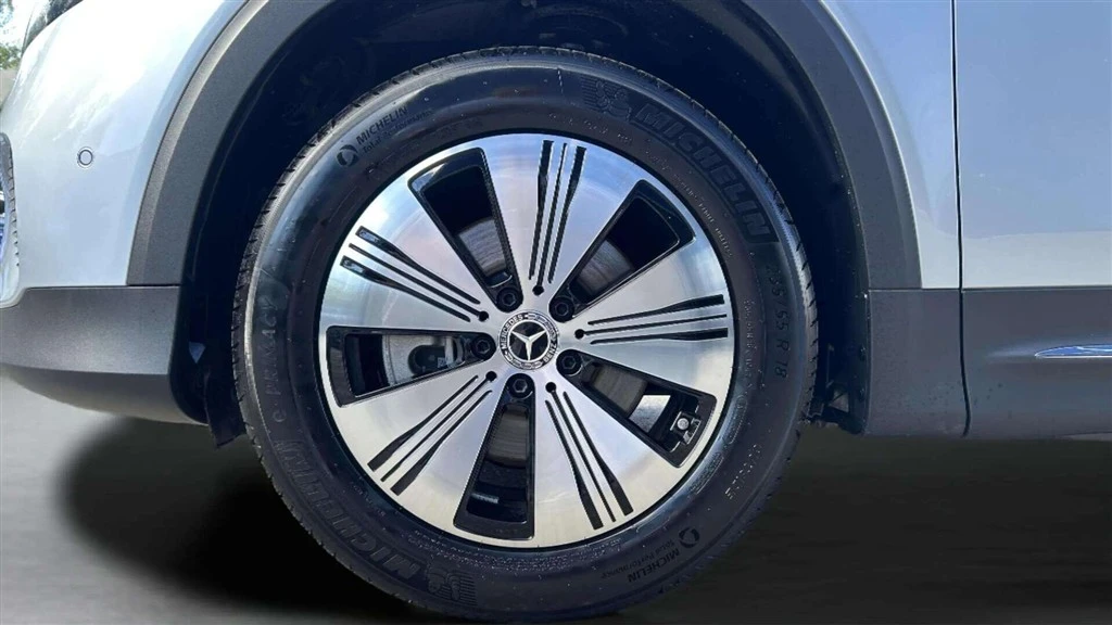 Mercedes-Benz-EQB-image-8