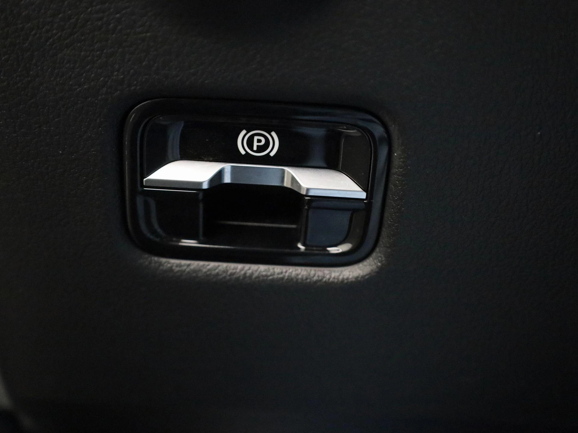 Mercedes-Benz-C-Klasse-image-39