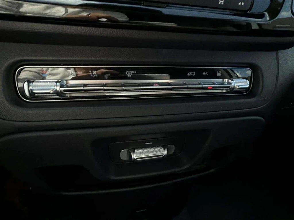 Mercedes-Benz-eVito-image-18