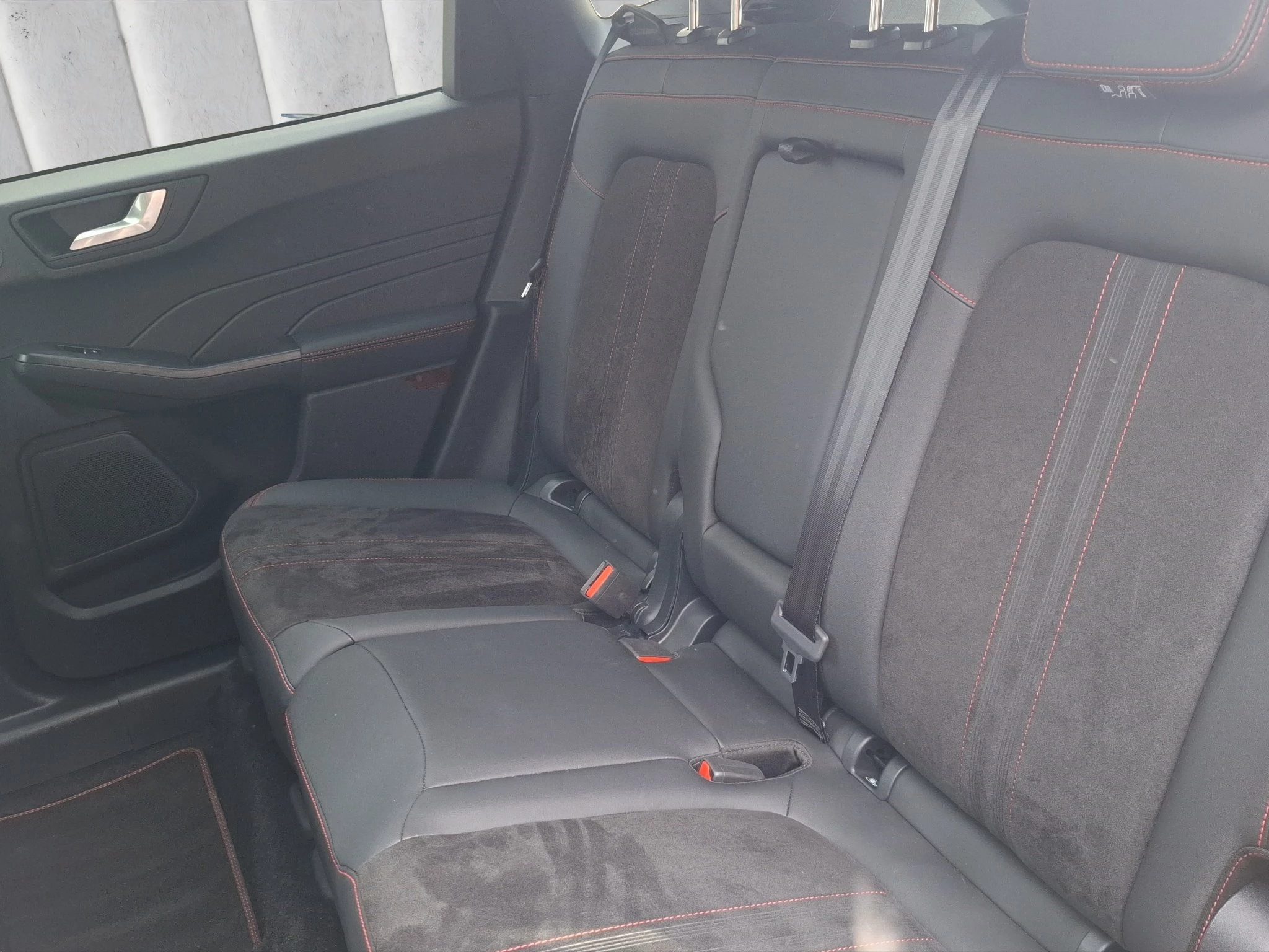 Ford Kuga ST-Line X Aut.*PANO*AHK*360GRAD*LED-MATRIX*NAVI*GRA*WINTER-PKT..