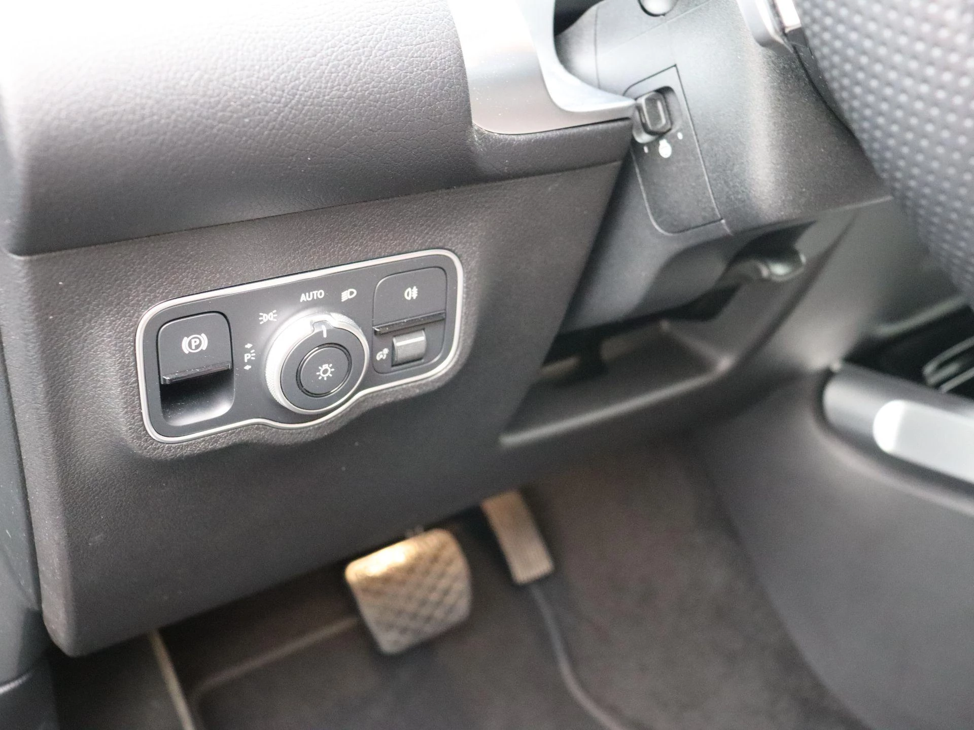 Mercedes-Benz EQB 250+ Luxury Line + ELECTRIC ART ADVANCED PLUS + CARPLAY +