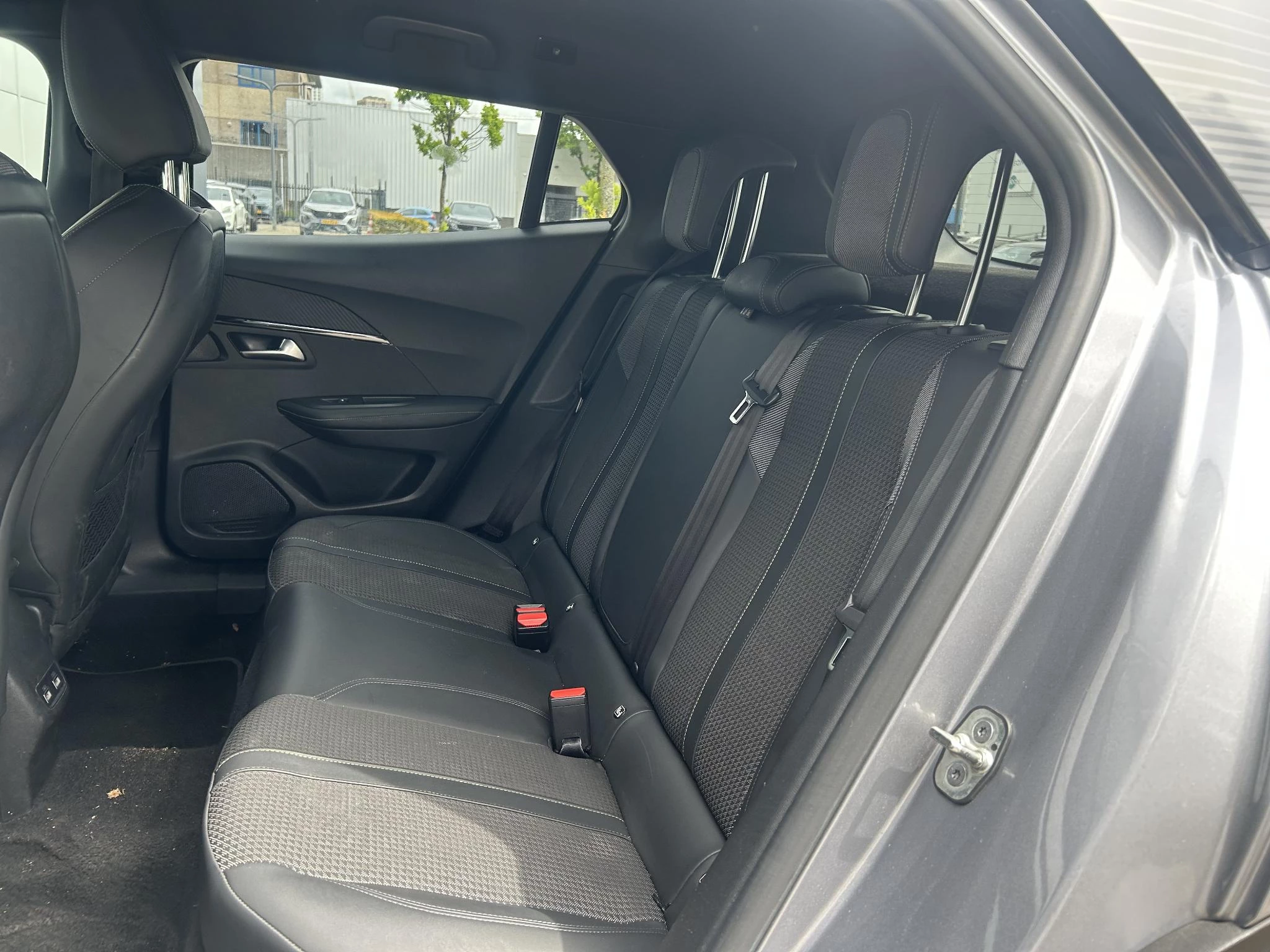 Peugeot e-2008 EV GT 50 kWh