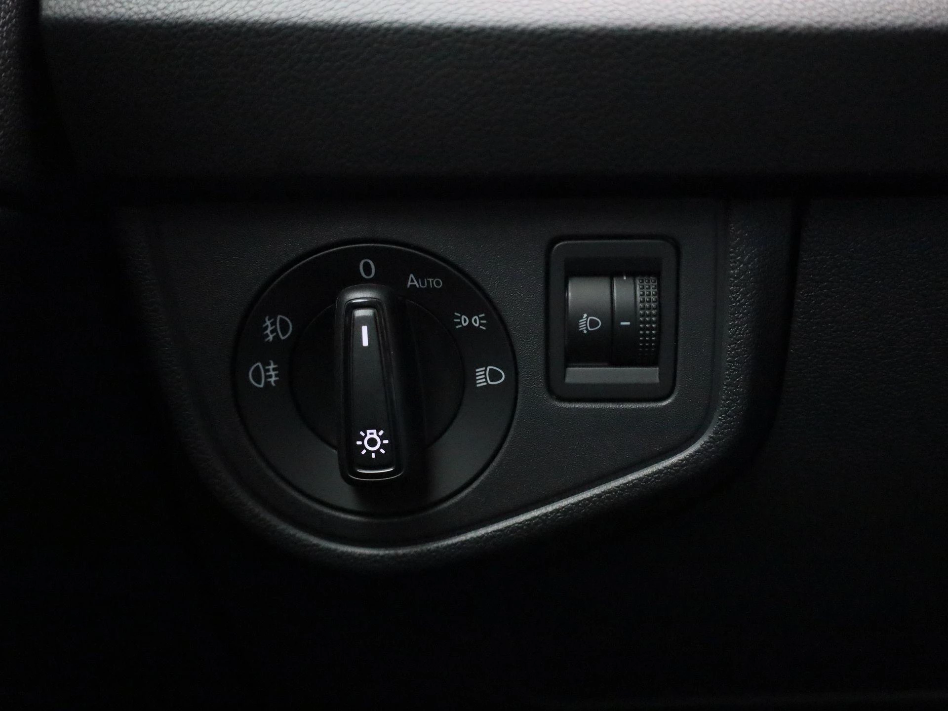 Volkswagen-Polo-image-28