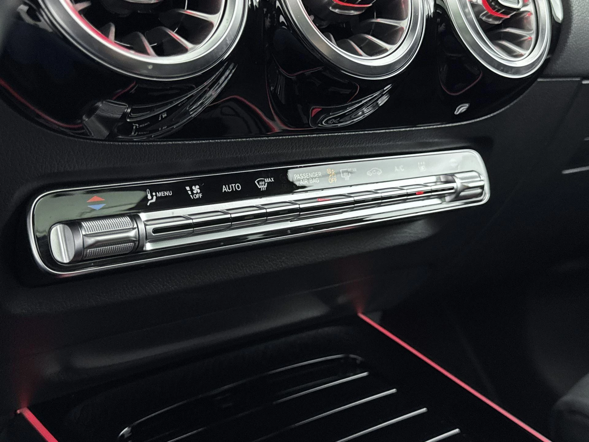 Mercedes-Benz-EQA-image-29