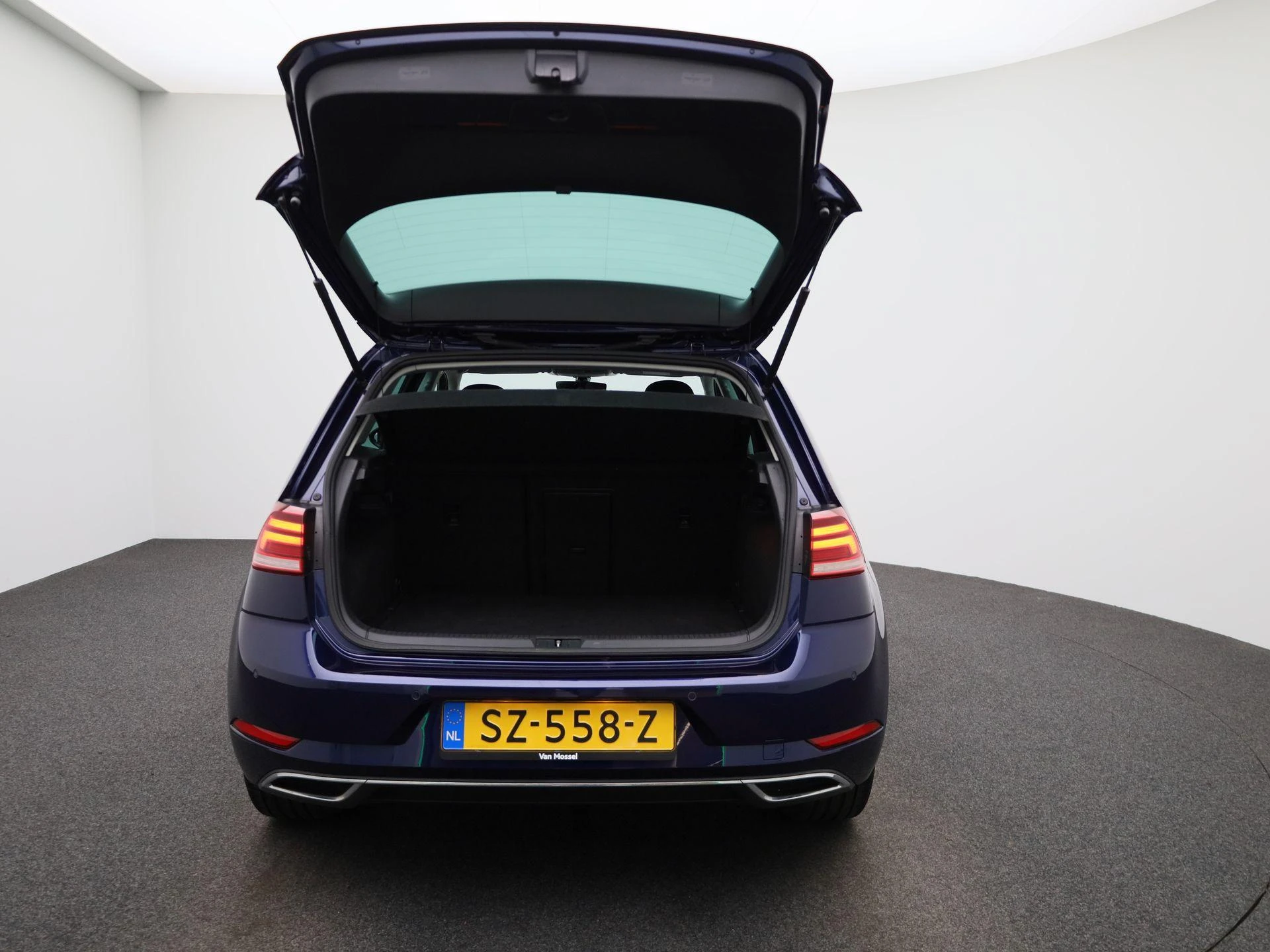 Volkswagen-Golf-image-10
