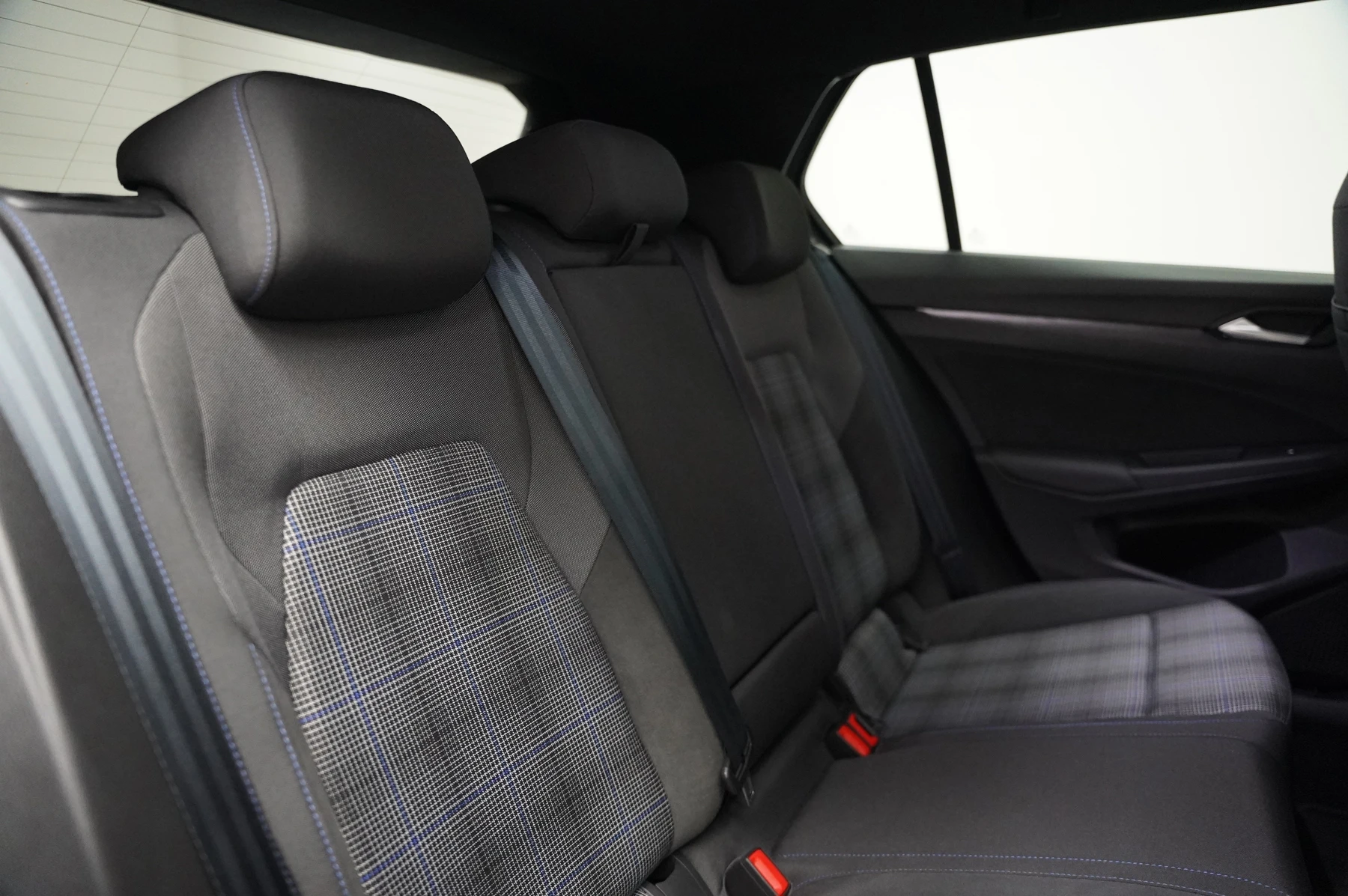 Volkswagen-Golf-image-29