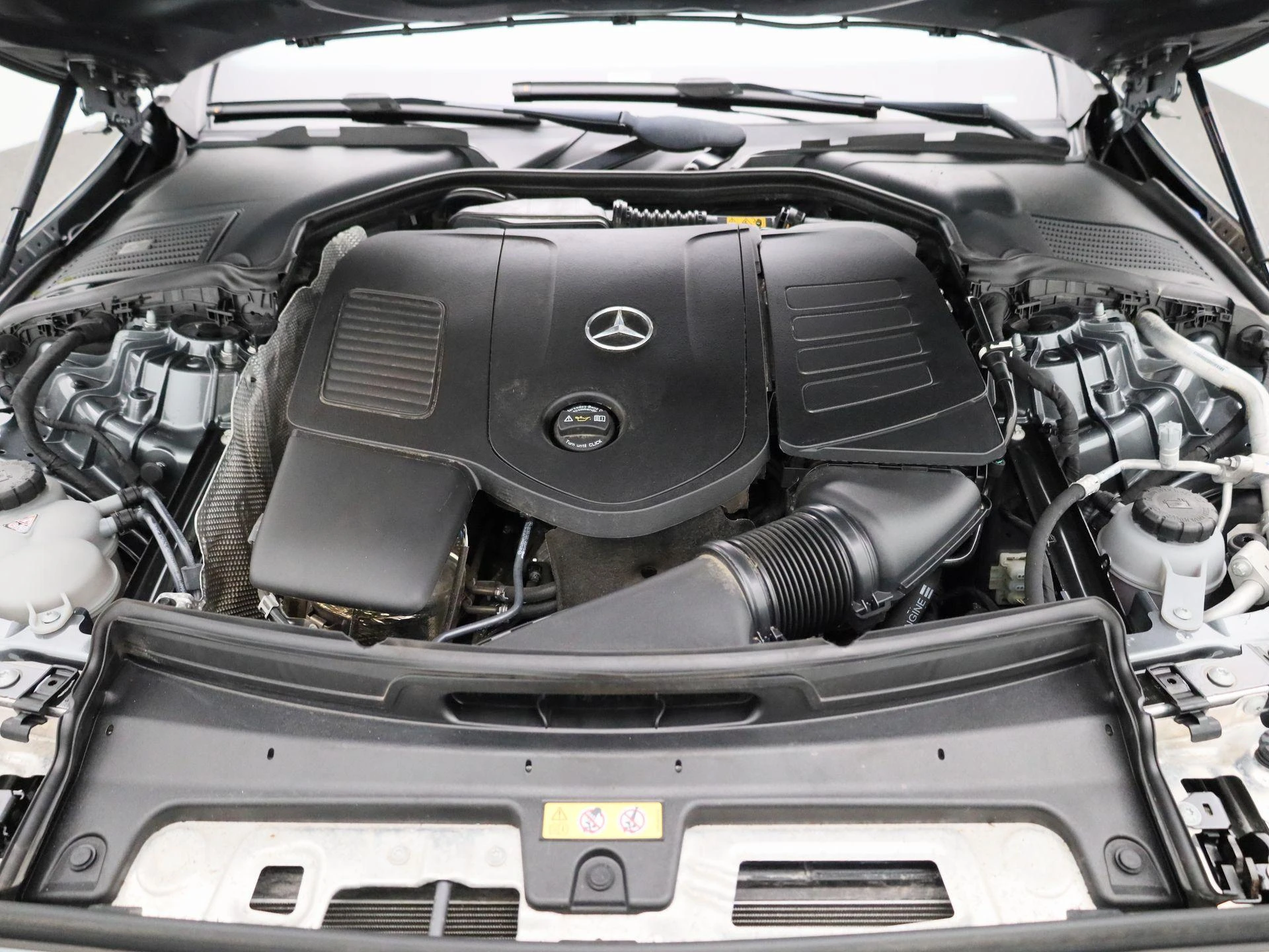 Mercedes-Benz-C-Klasse-image-39