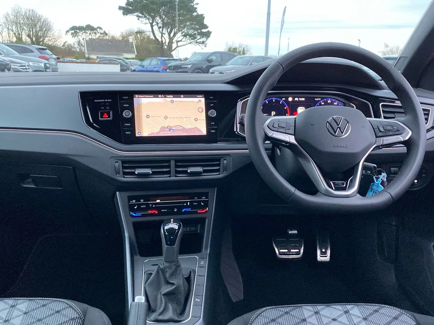 Volkswagen-Polo-image-3