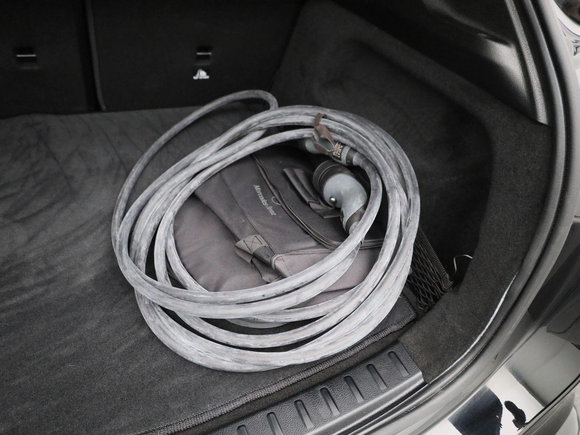 Mercedes-Benz-EQA-image-11
