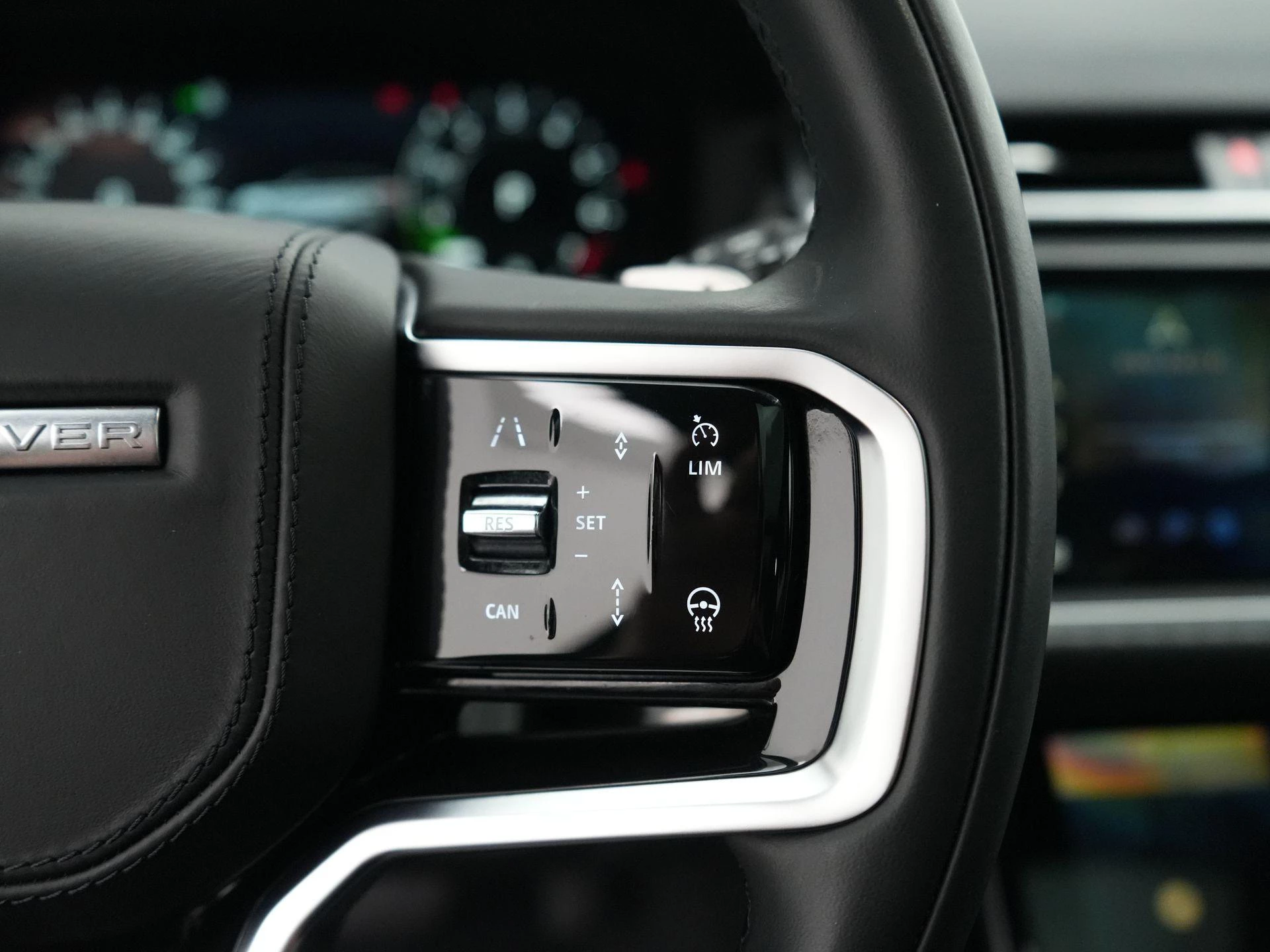 Land Rover-Range Rover Velar-image-14