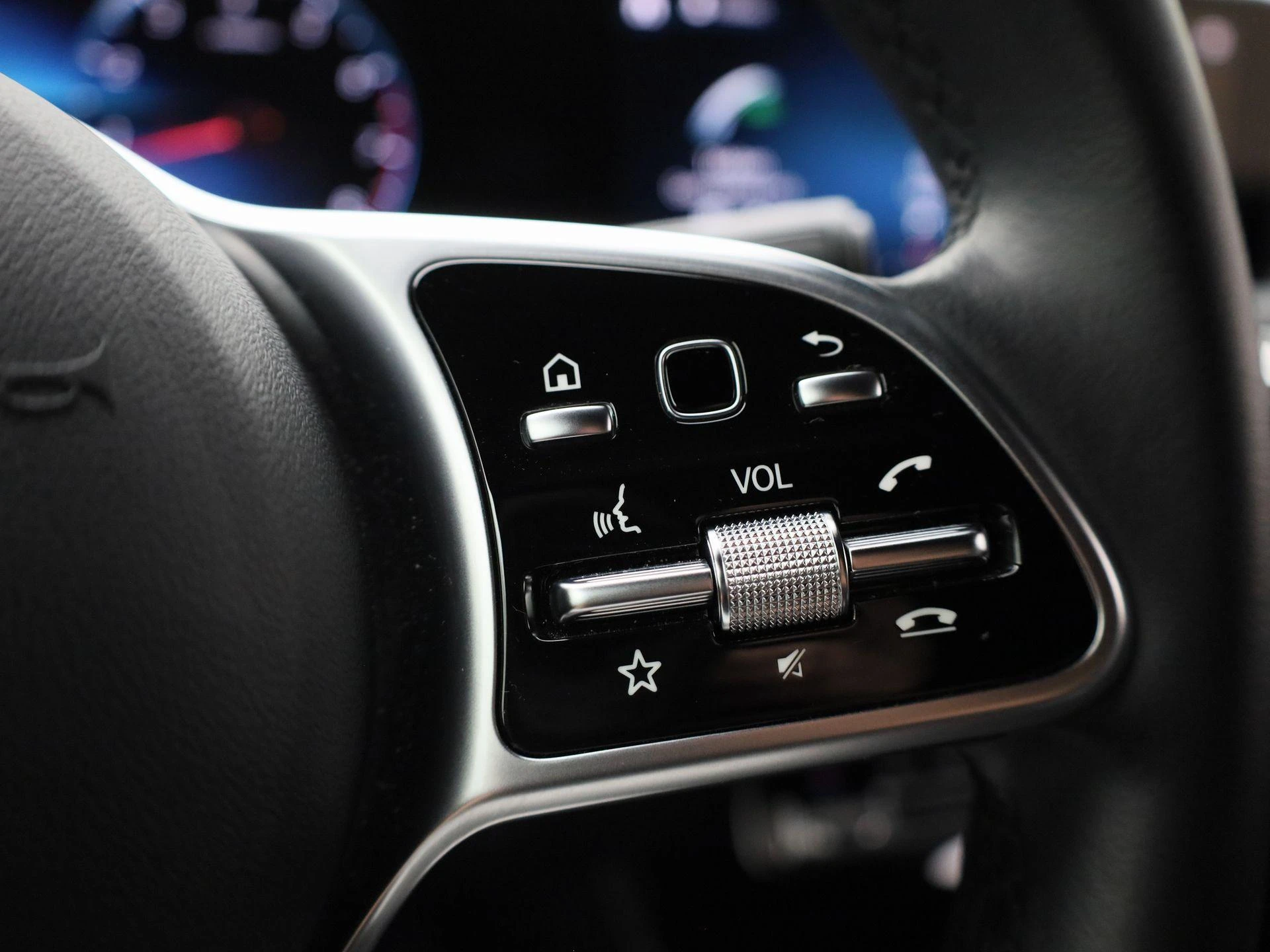 Mercedes-Benz-A-Klasse-image-18