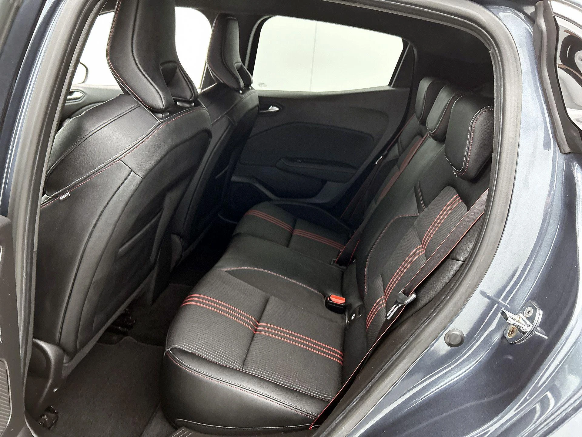 Renault-Clio-image-25