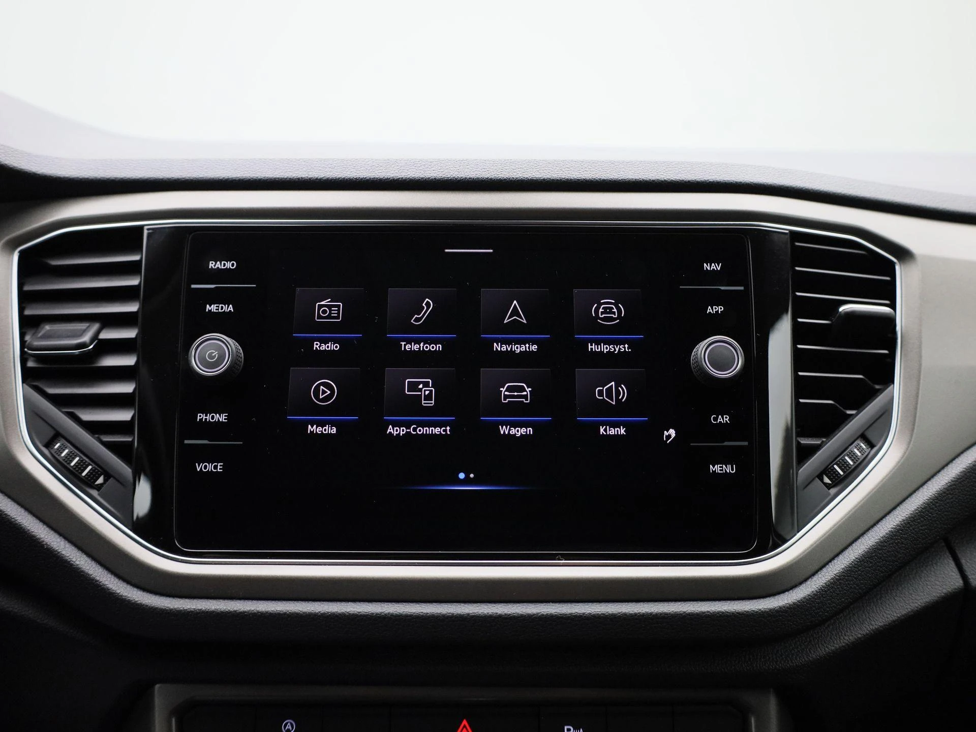 Volkswagen-T-Roc-image-25