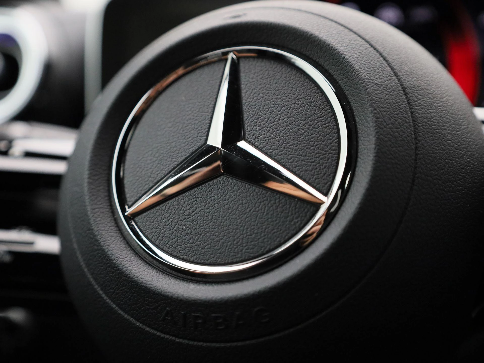 Mercedes-Benz-GLC-image-32