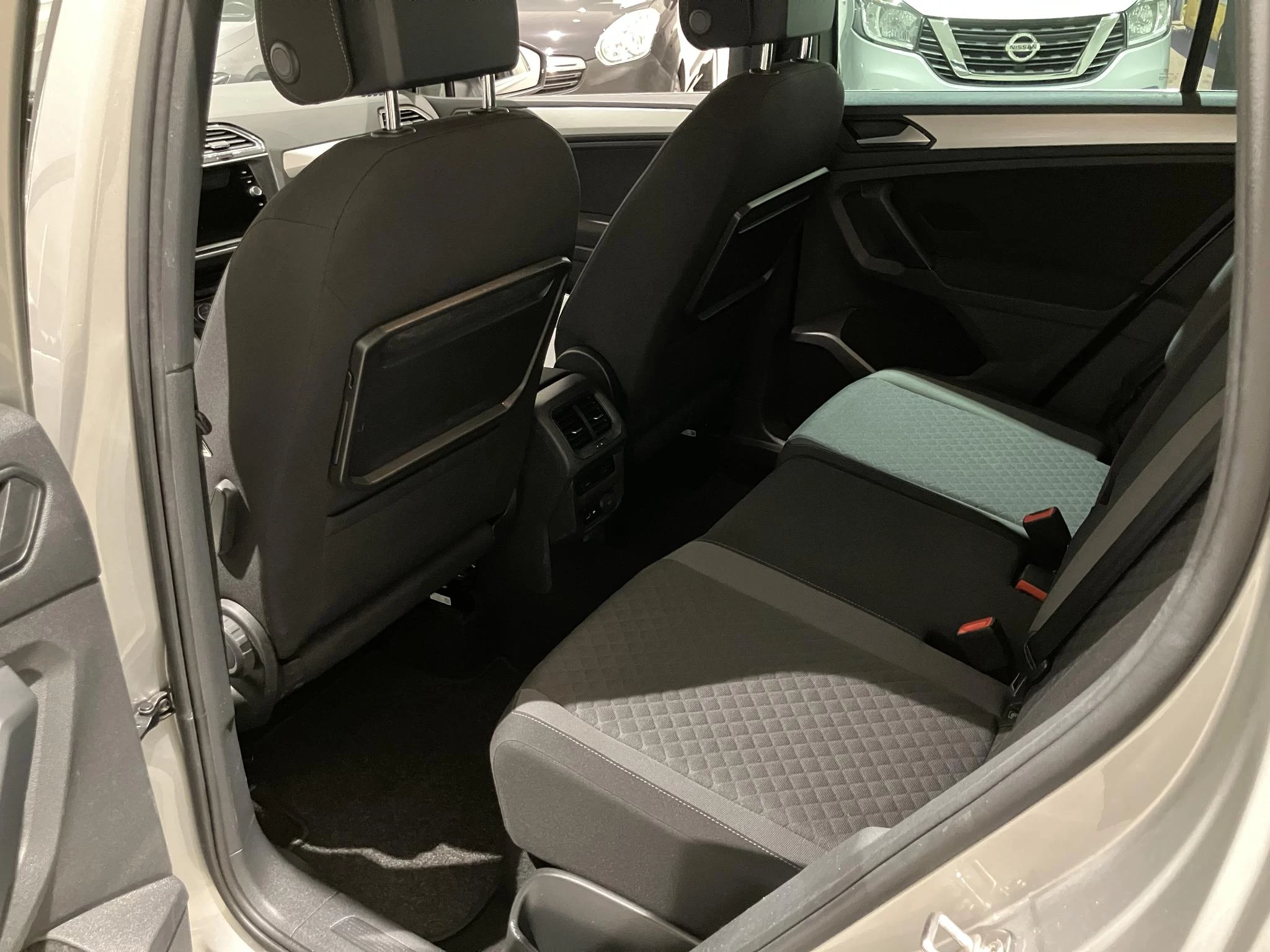 Volkswagen-Tiguan-image-14