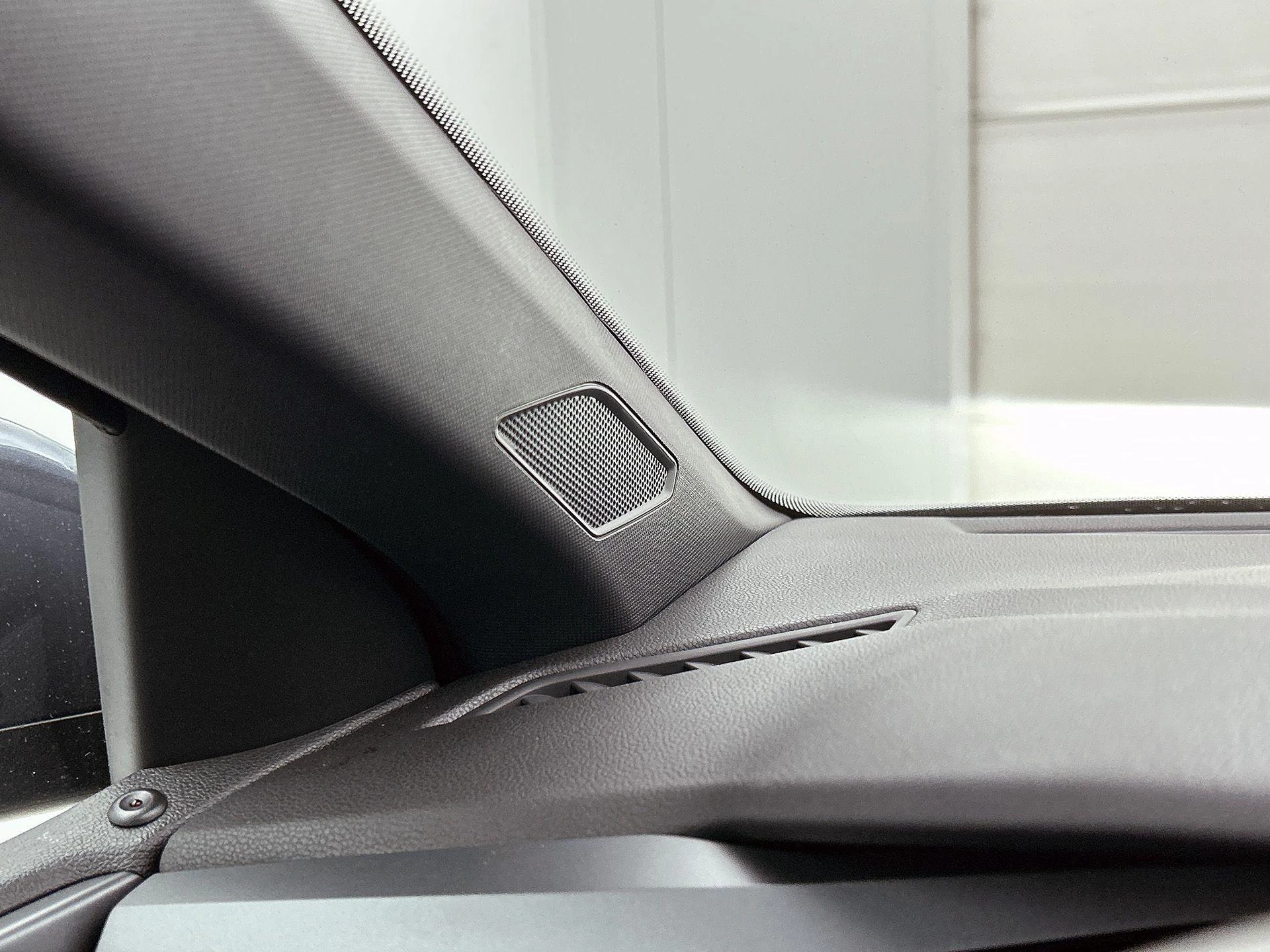 Volkswagen-Polo-image-14