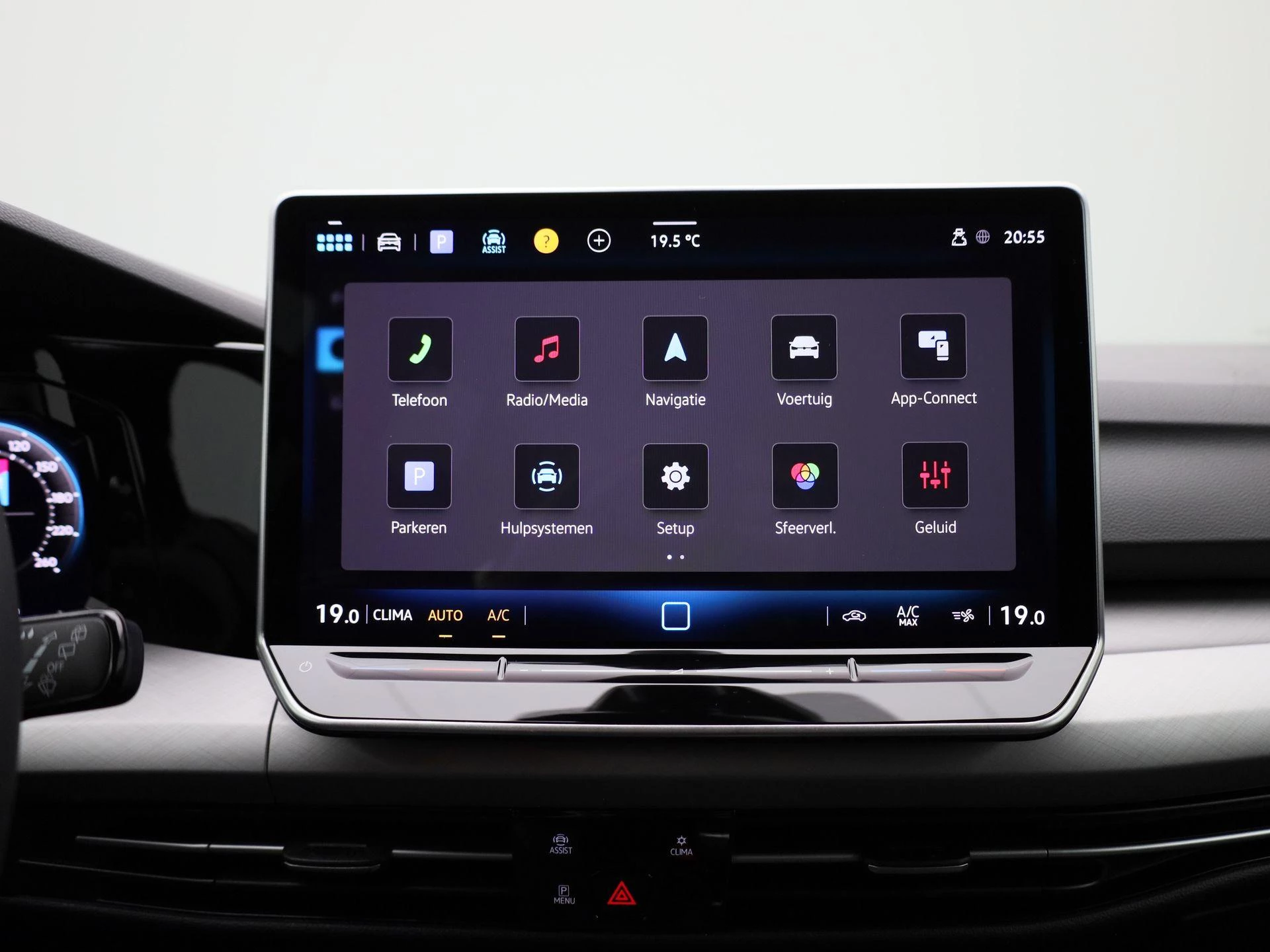 Volkswagen-Golf-image-16