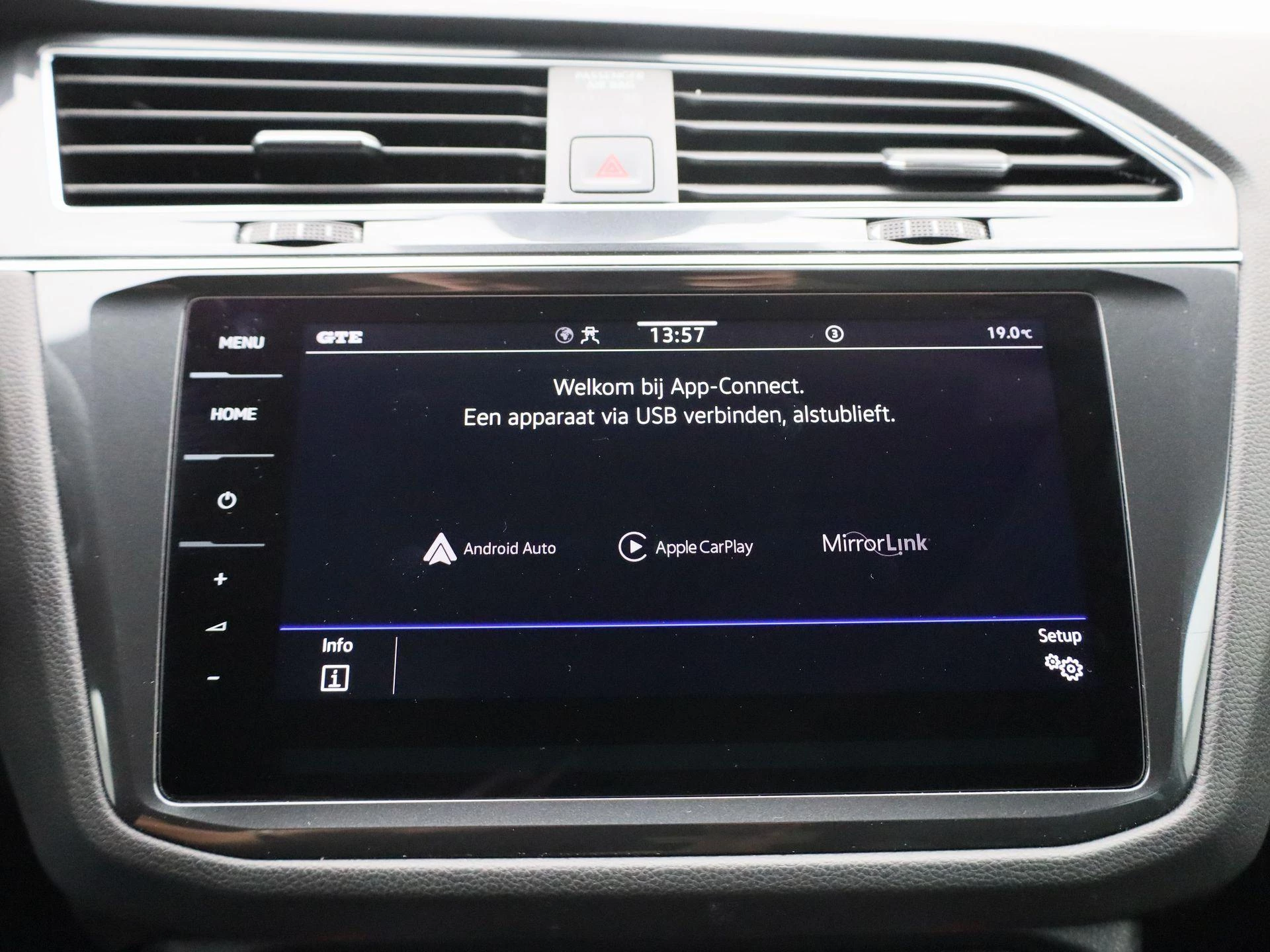 Volkswagen-Tiguan-image-26