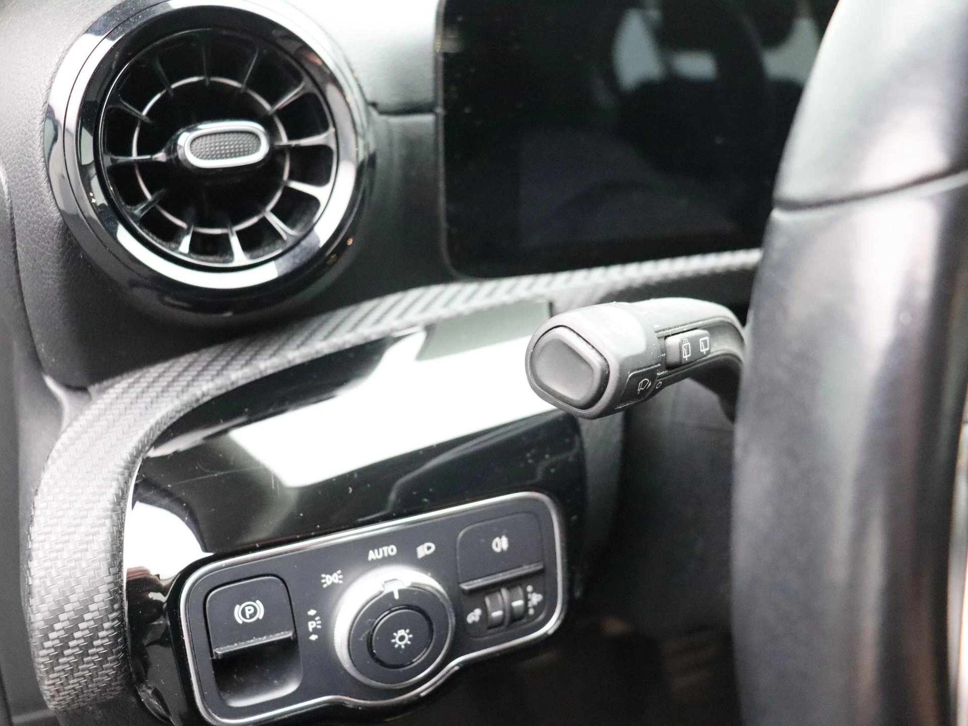 Mercedes-Benz A-Klasse 160 + CARPLAY + SENSOREN + CAMERA +