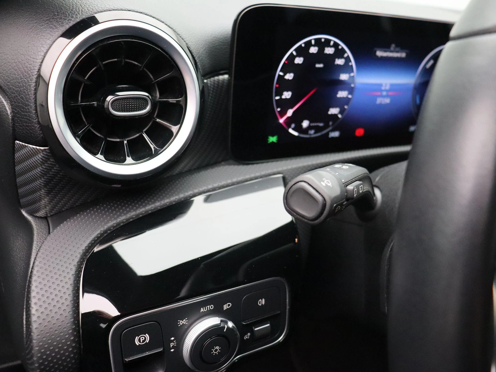 Mercedes-Benz Classe A 250 e Business Solution + CARPLAY + LED + CAMERA +