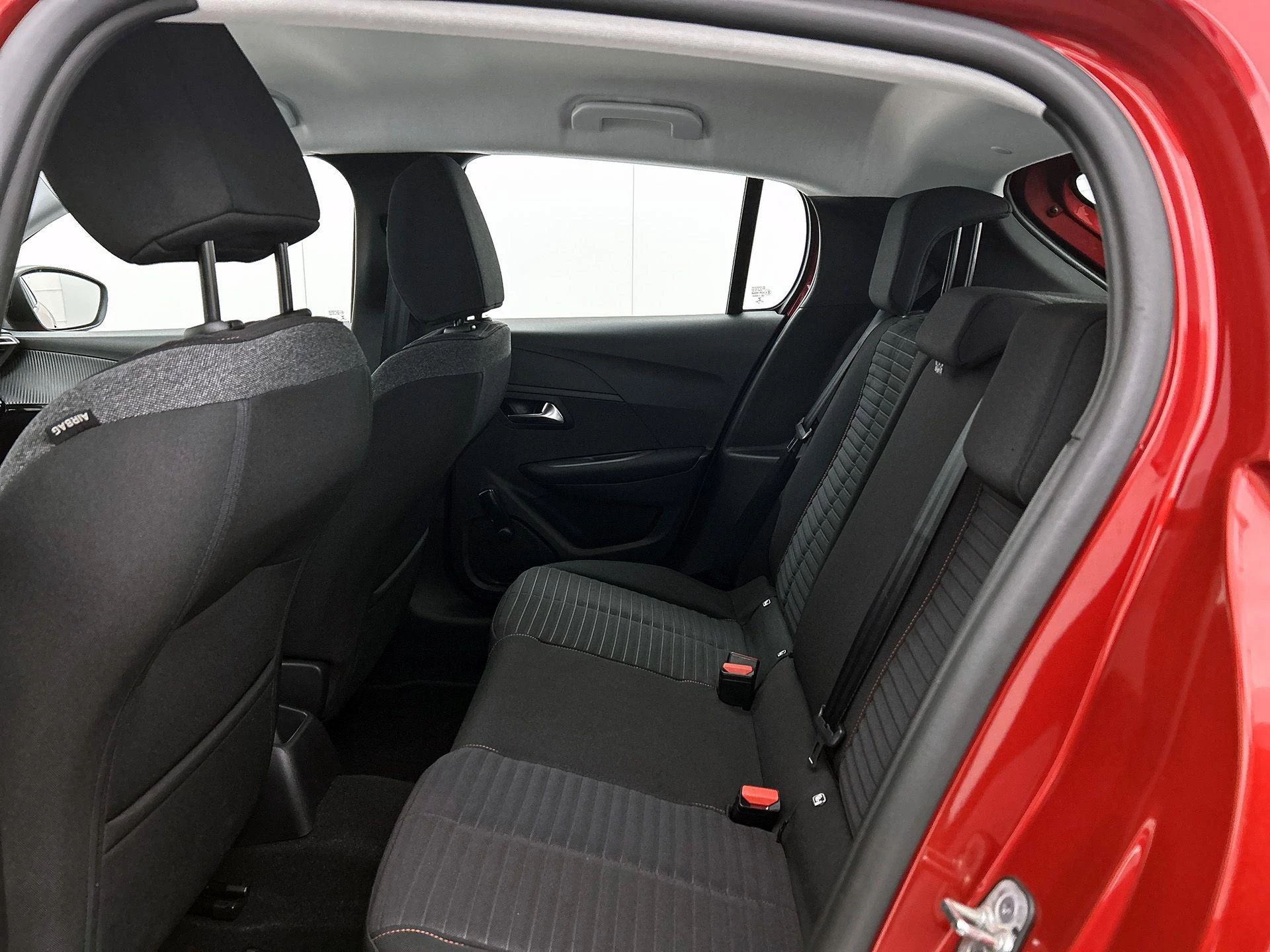 Peugeot-208-image-29