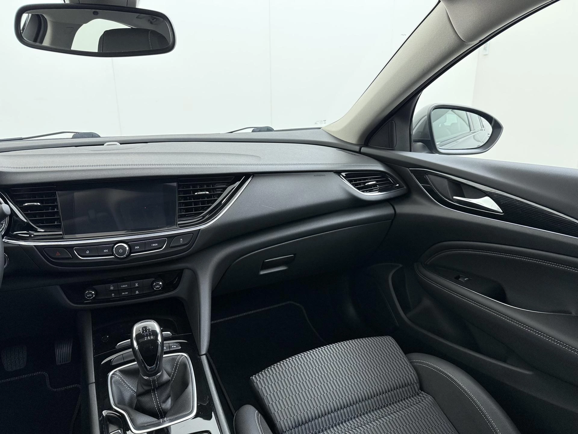 Opel-Insignia-image-17