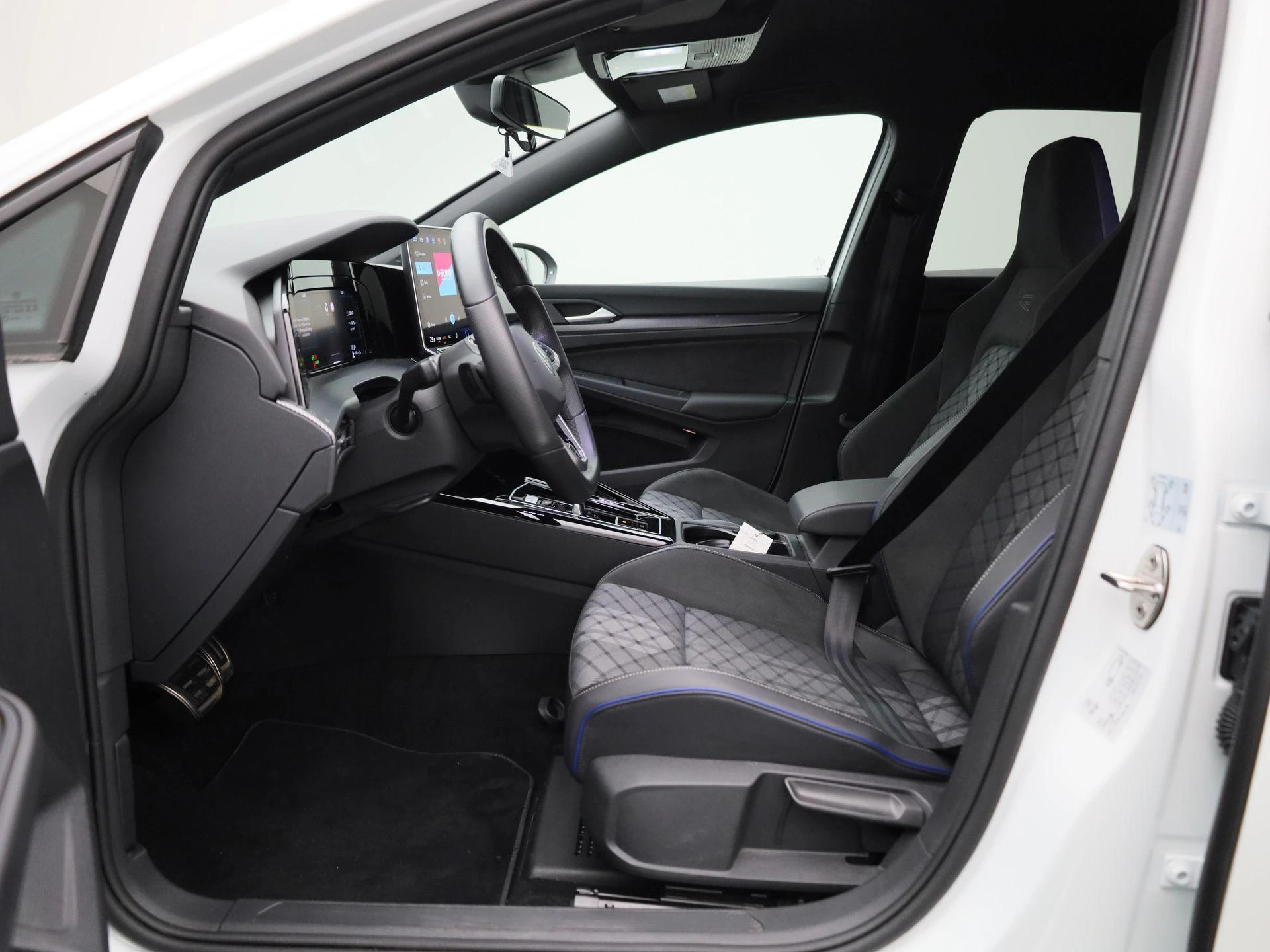 Volkswagen-Golf-image-10