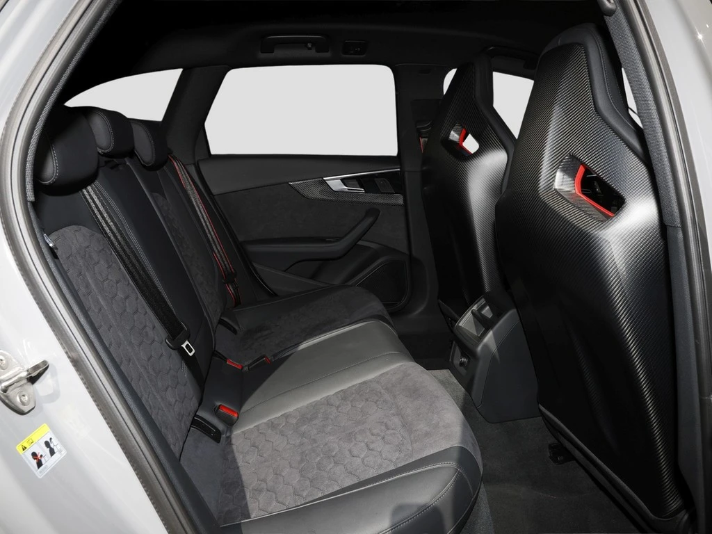Audi-RS4-image-9