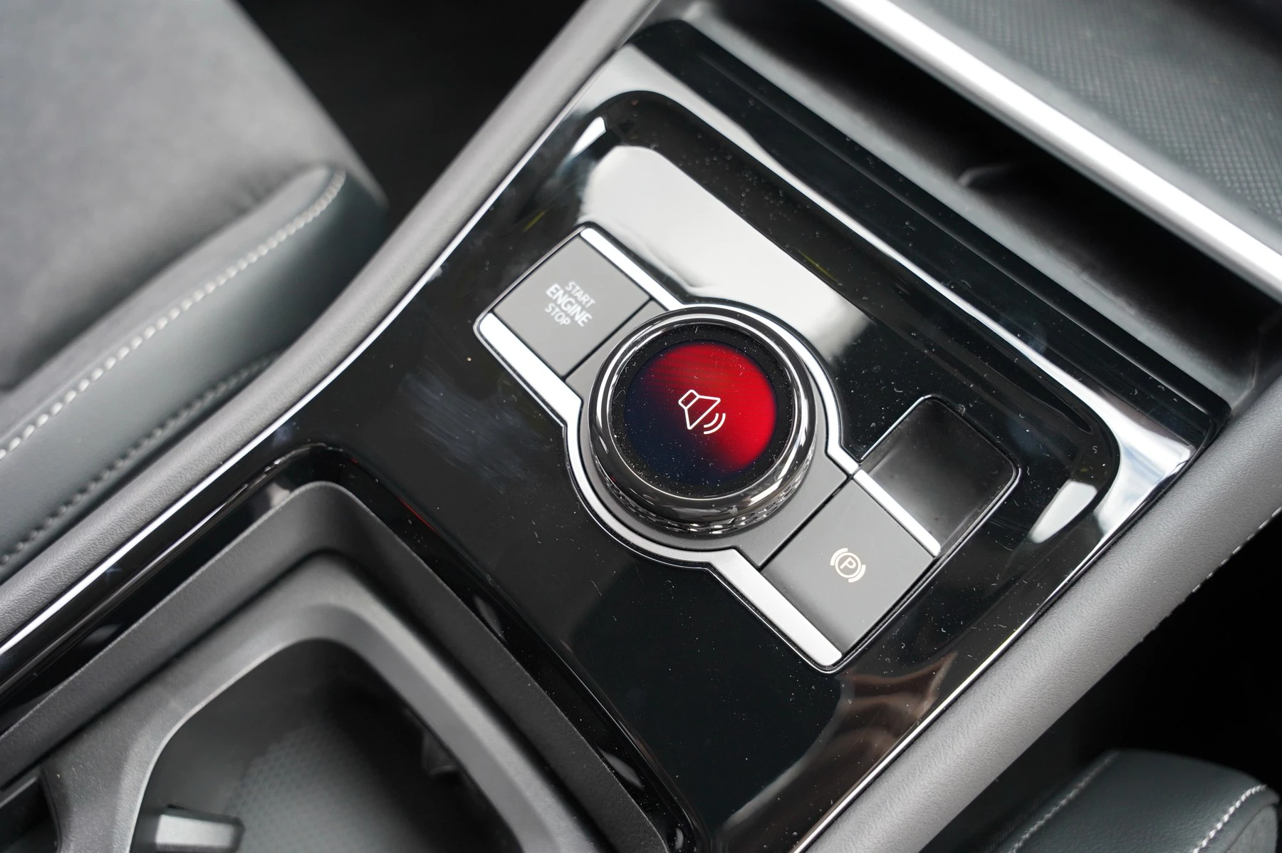Volkswagen-Tiguan-image-28
