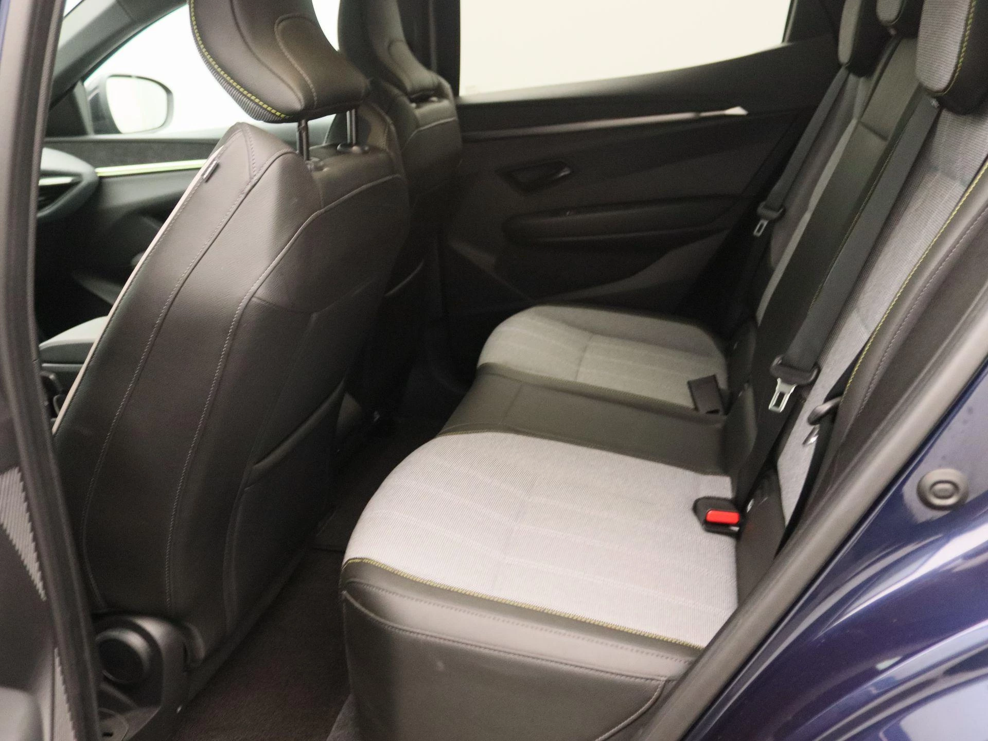 Renault-Megane E-Tech-image-11
