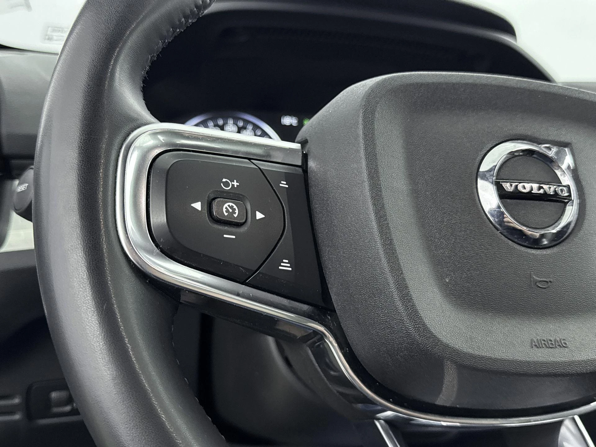Volvo XC40 1.5 T5 Recharge Plus Dark